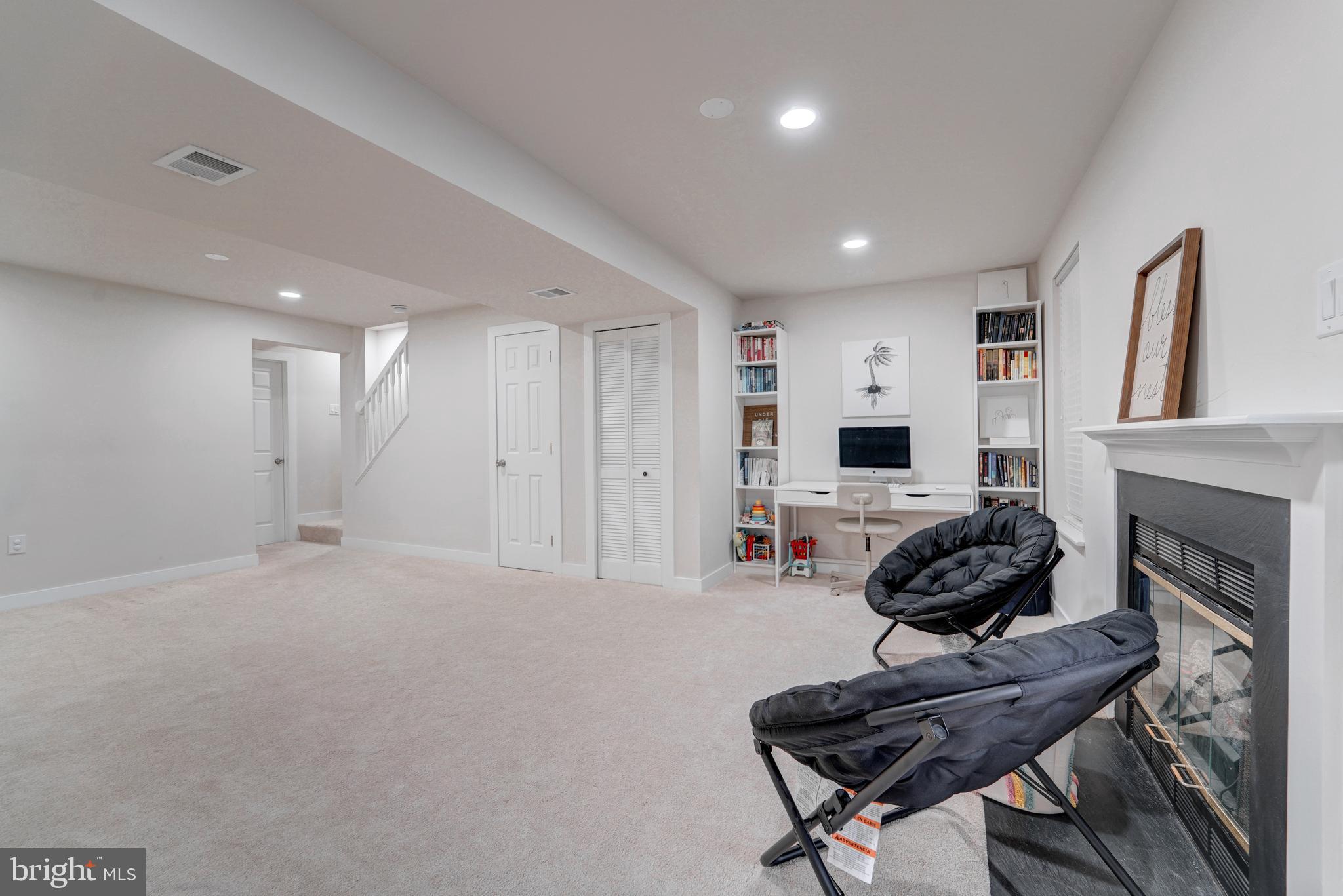 RIVERCHASE CONDOS - Residential