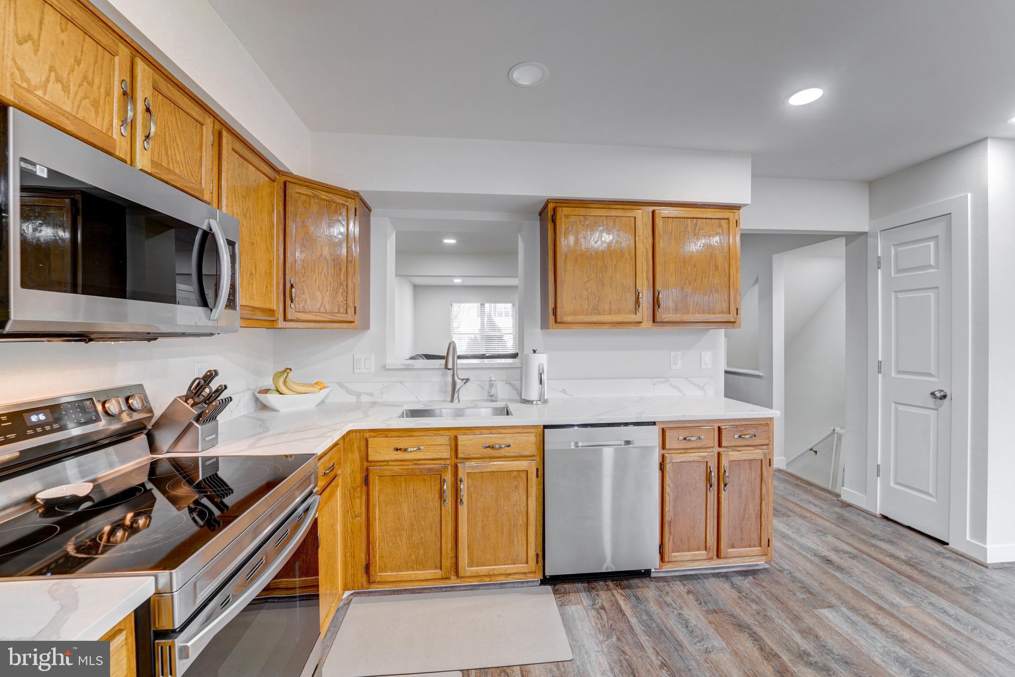 RIVERCHASE CONDOS - Residential