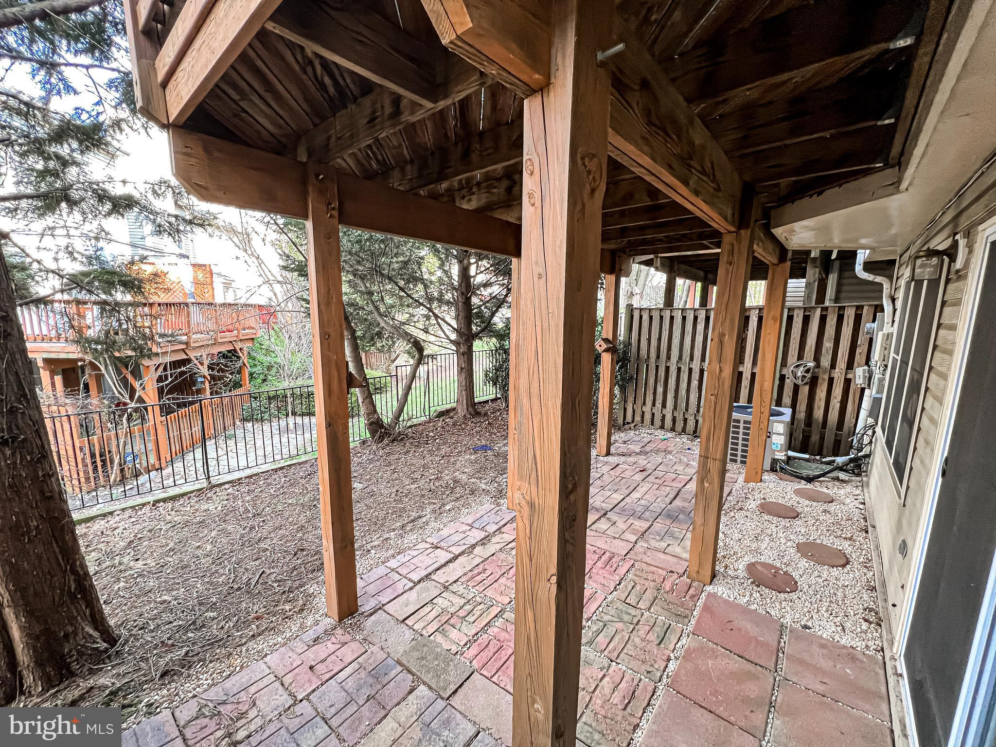 CENTRE RIDGE LAND BAY - Residential Lease