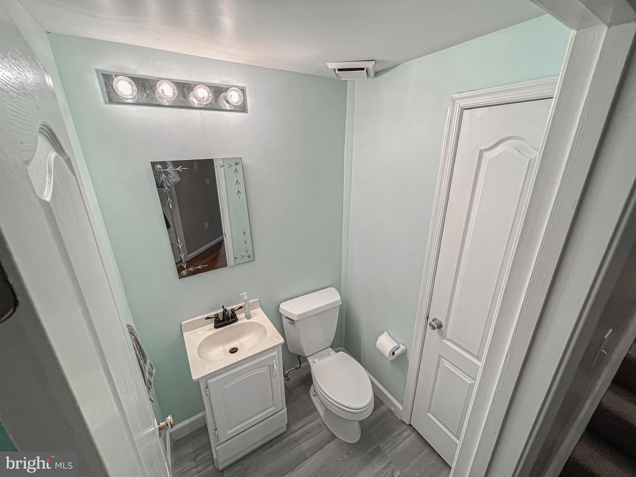 CENTRE RIDGE LAND BAY - Residential Lease