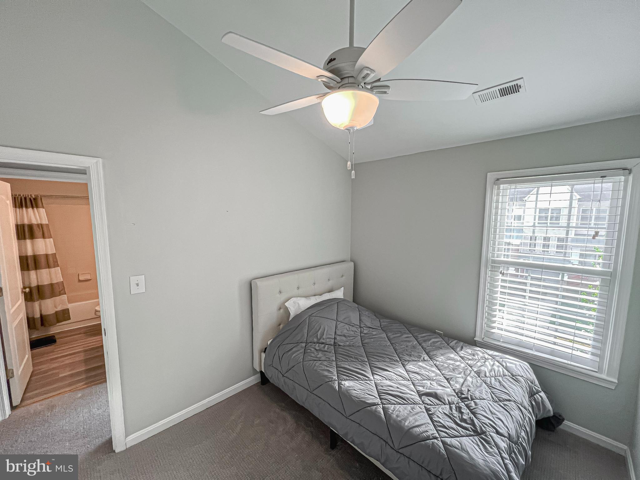 CENTRE RIDGE LAND BAY - Residential Lease