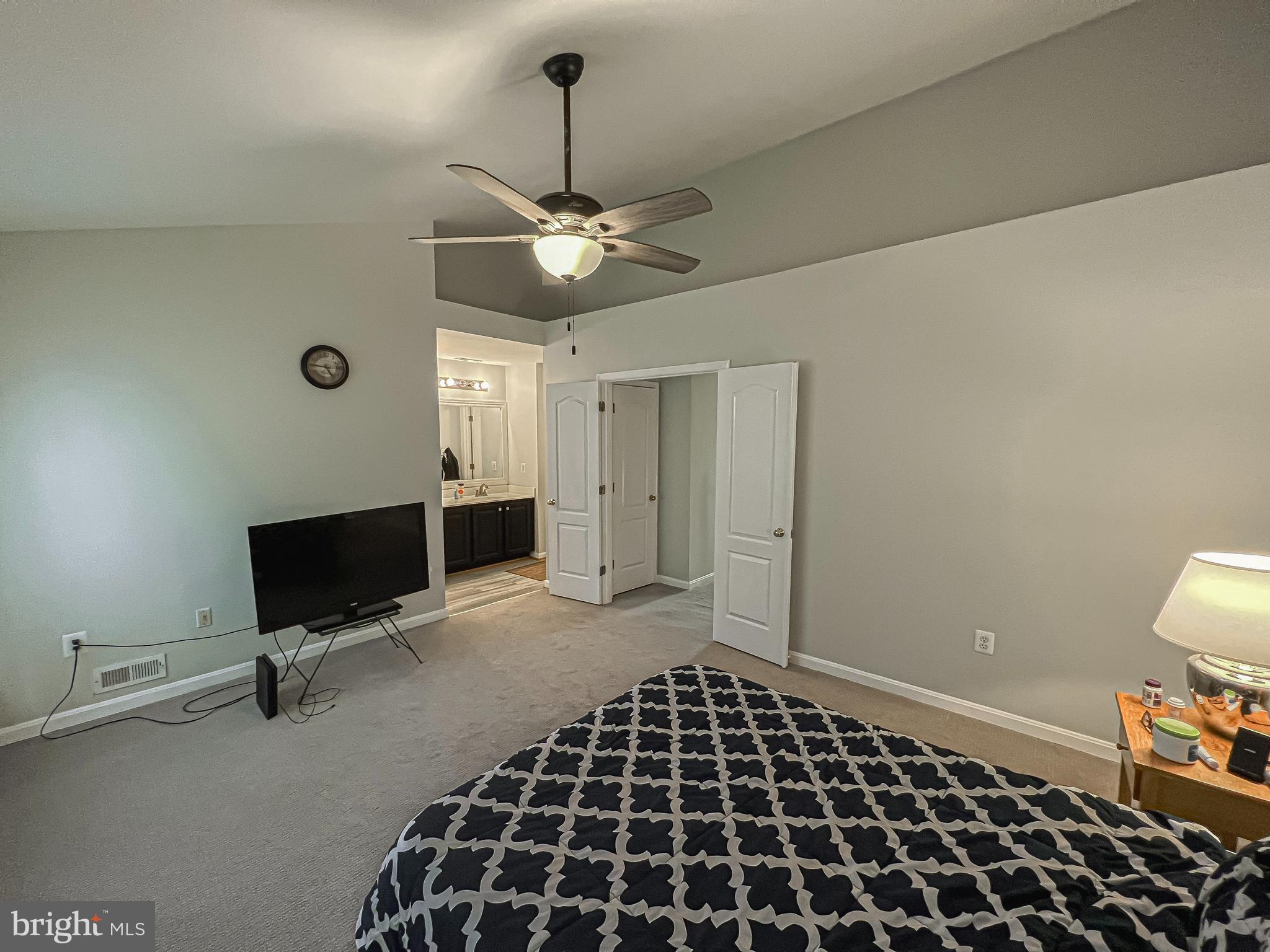 CENTRE RIDGE LAND BAY - Residential Lease