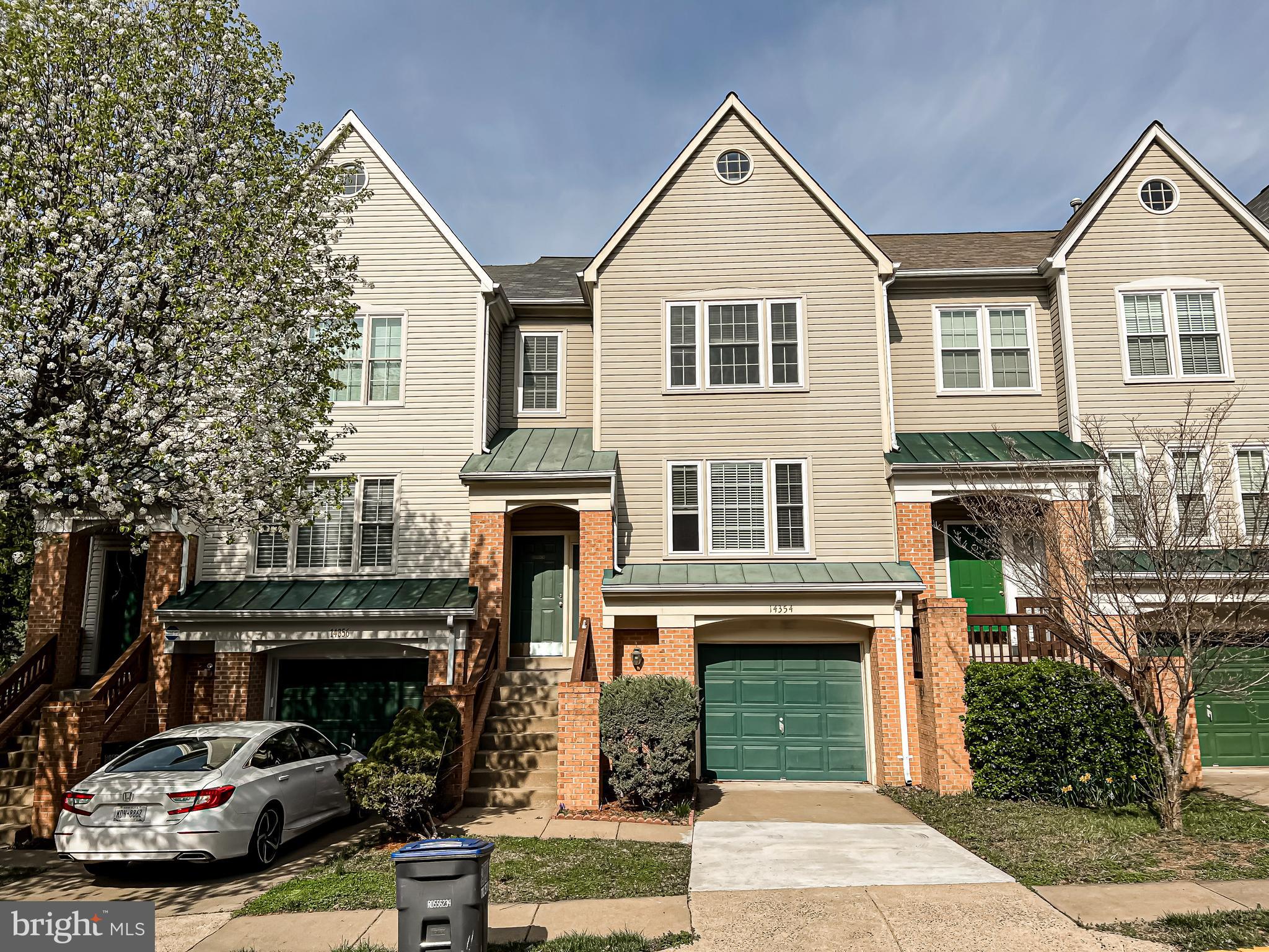 CENTRE RIDGE LAND BAY - Residential Lease