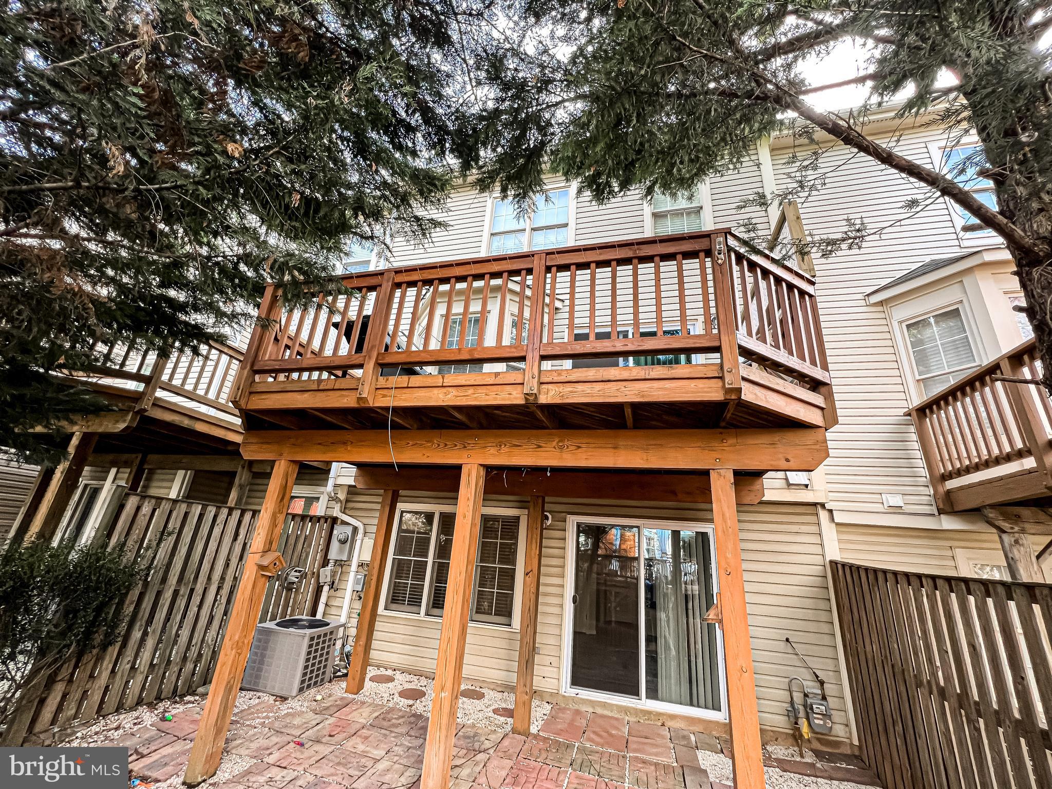 CENTRE RIDGE LAND BAY - Residential Lease