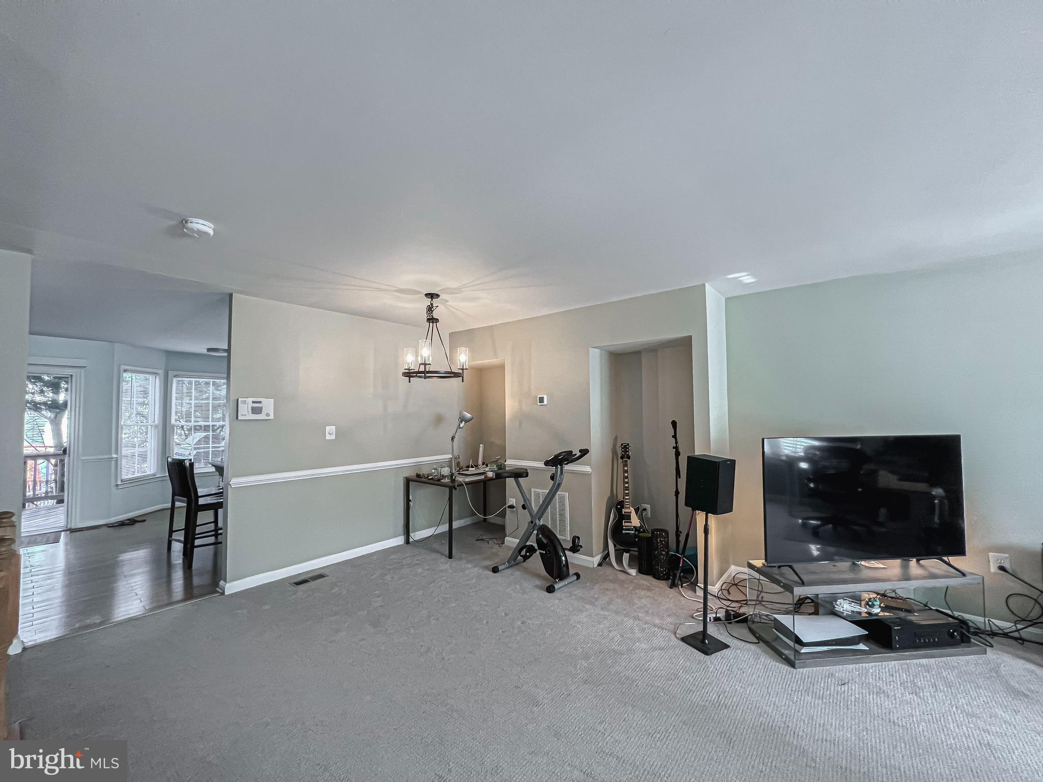 CENTRE RIDGE LAND BAY - Residential Lease