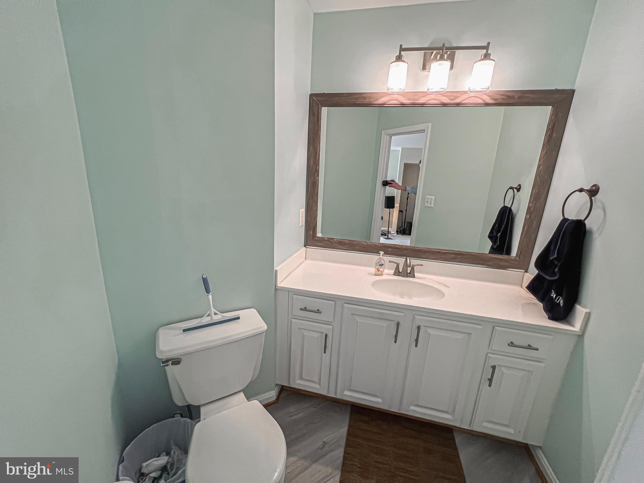 CENTRE RIDGE LAND BAY - Residential Lease