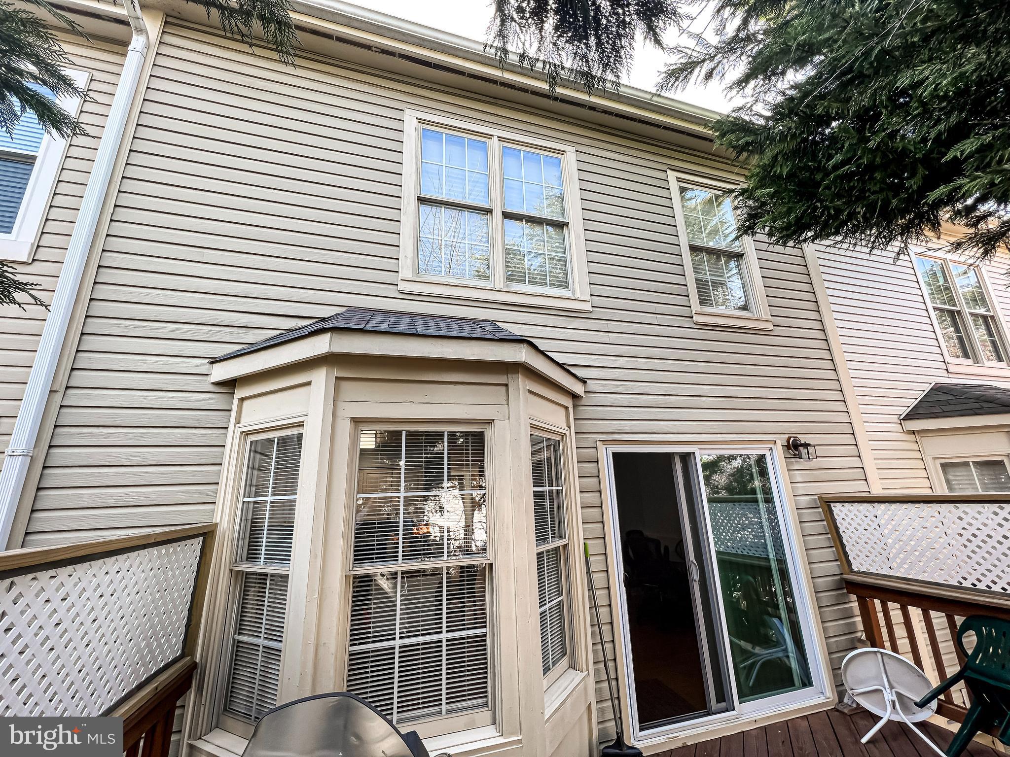 CENTRE RIDGE LAND BAY - Residential Lease