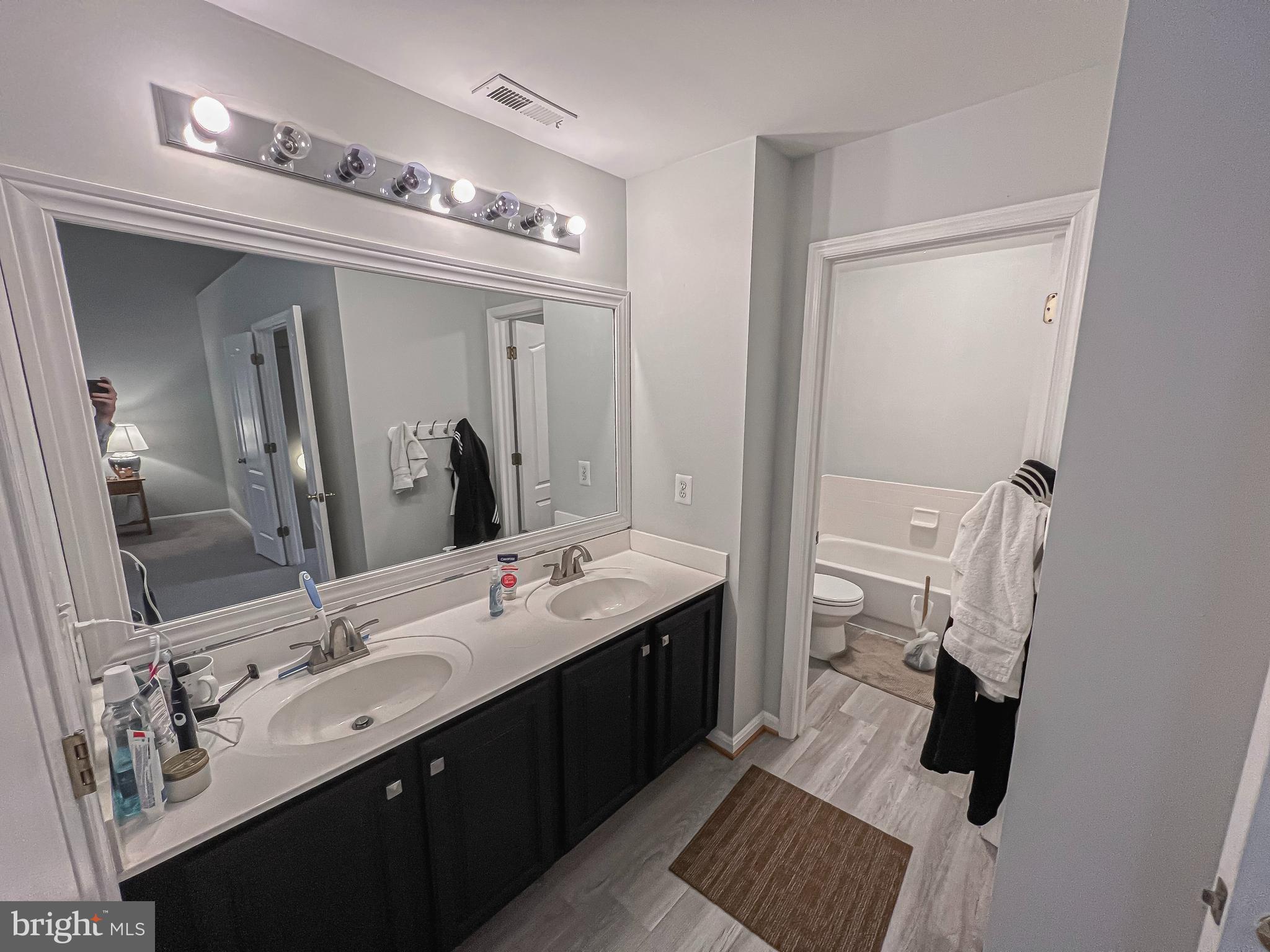 CENTRE RIDGE LAND BAY - Residential Lease