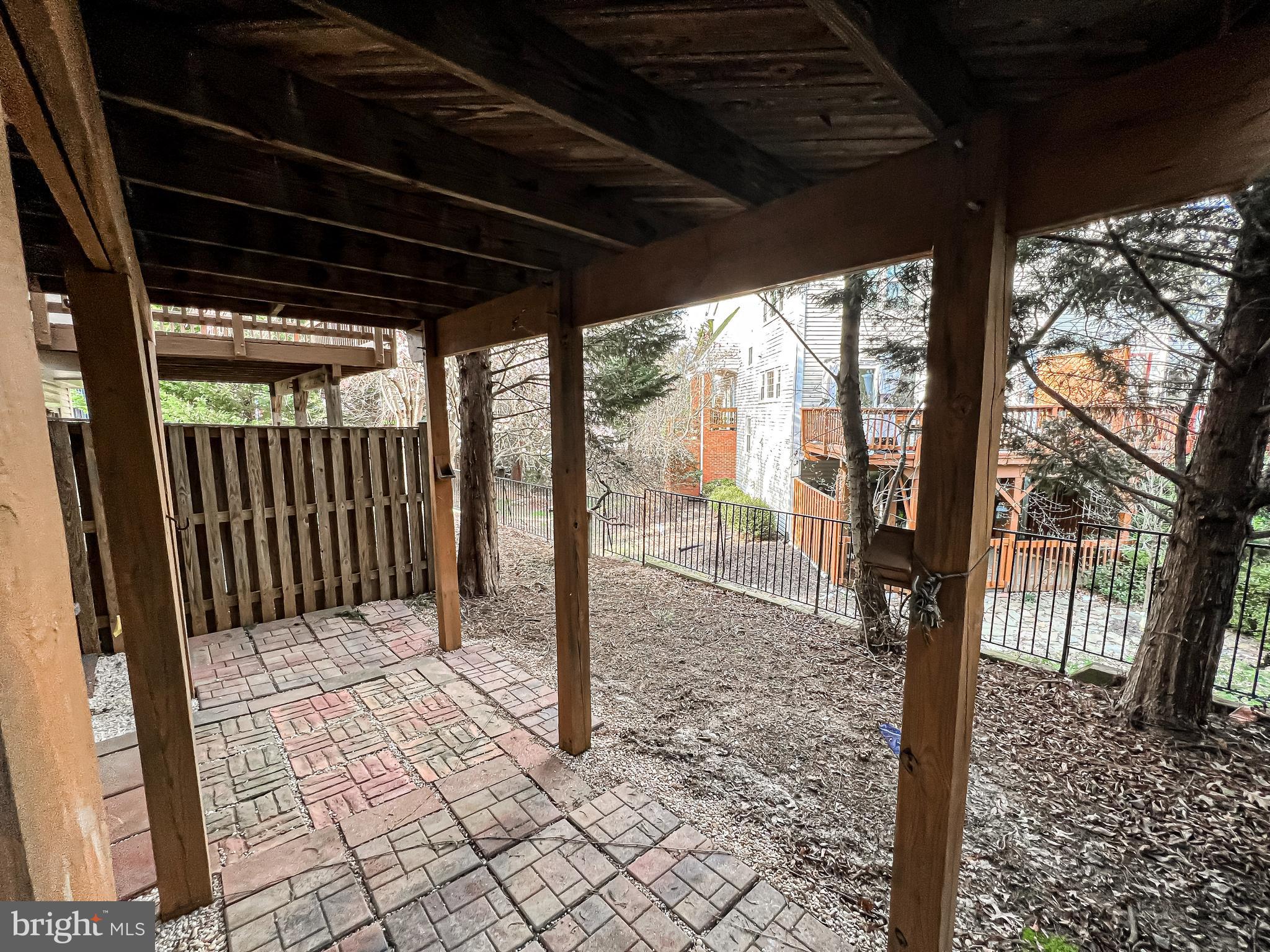 CENTRE RIDGE LAND BAY - Residential Lease