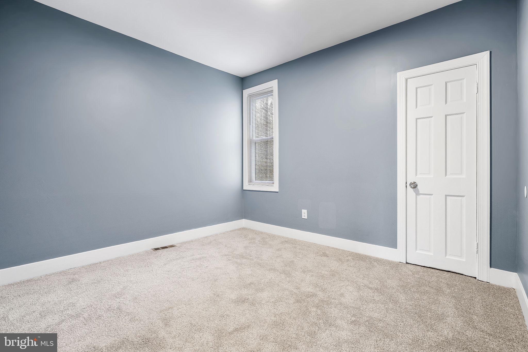 BROADWAY EAST - Residential