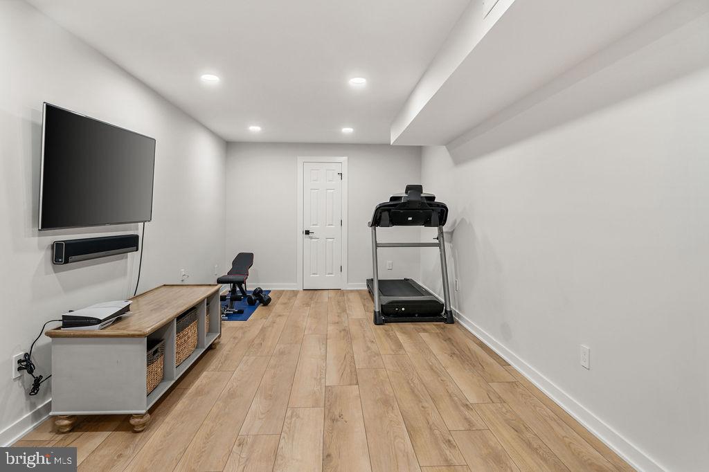 POTOMAC CROSSING - Residential