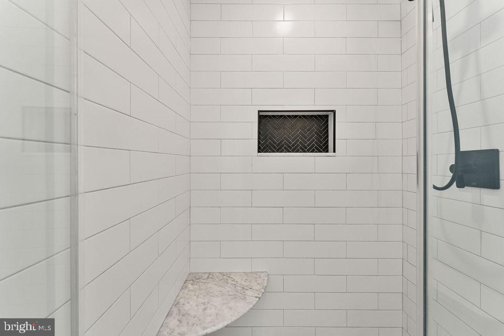 POTOMAC CROSSING - Residential