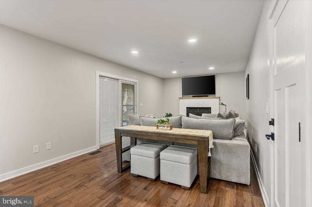 POTOMAC CROSSING - Residential