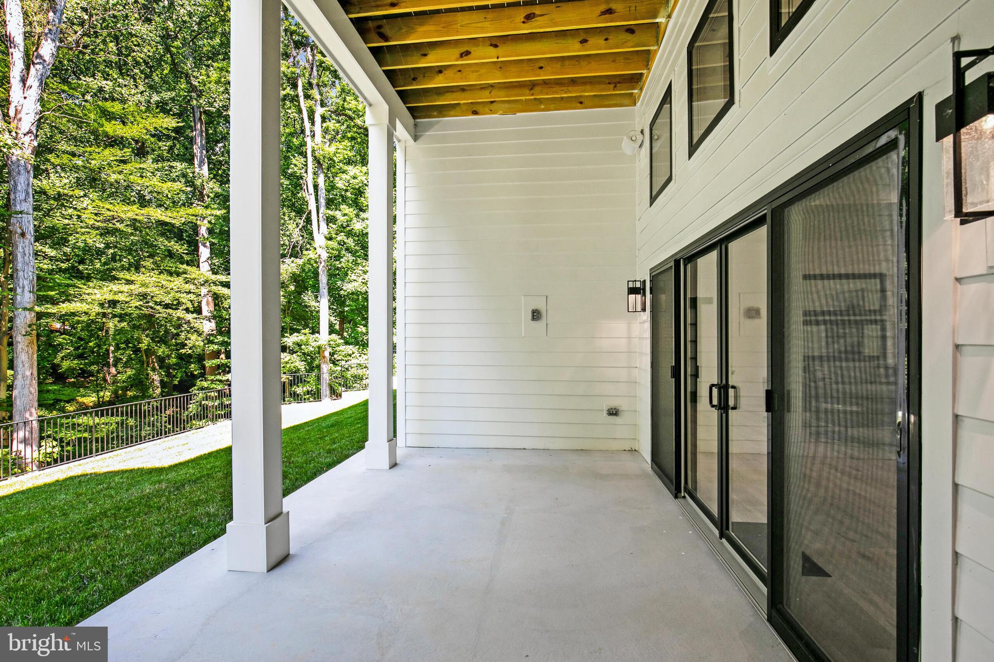 RIVER OAKS - Residential