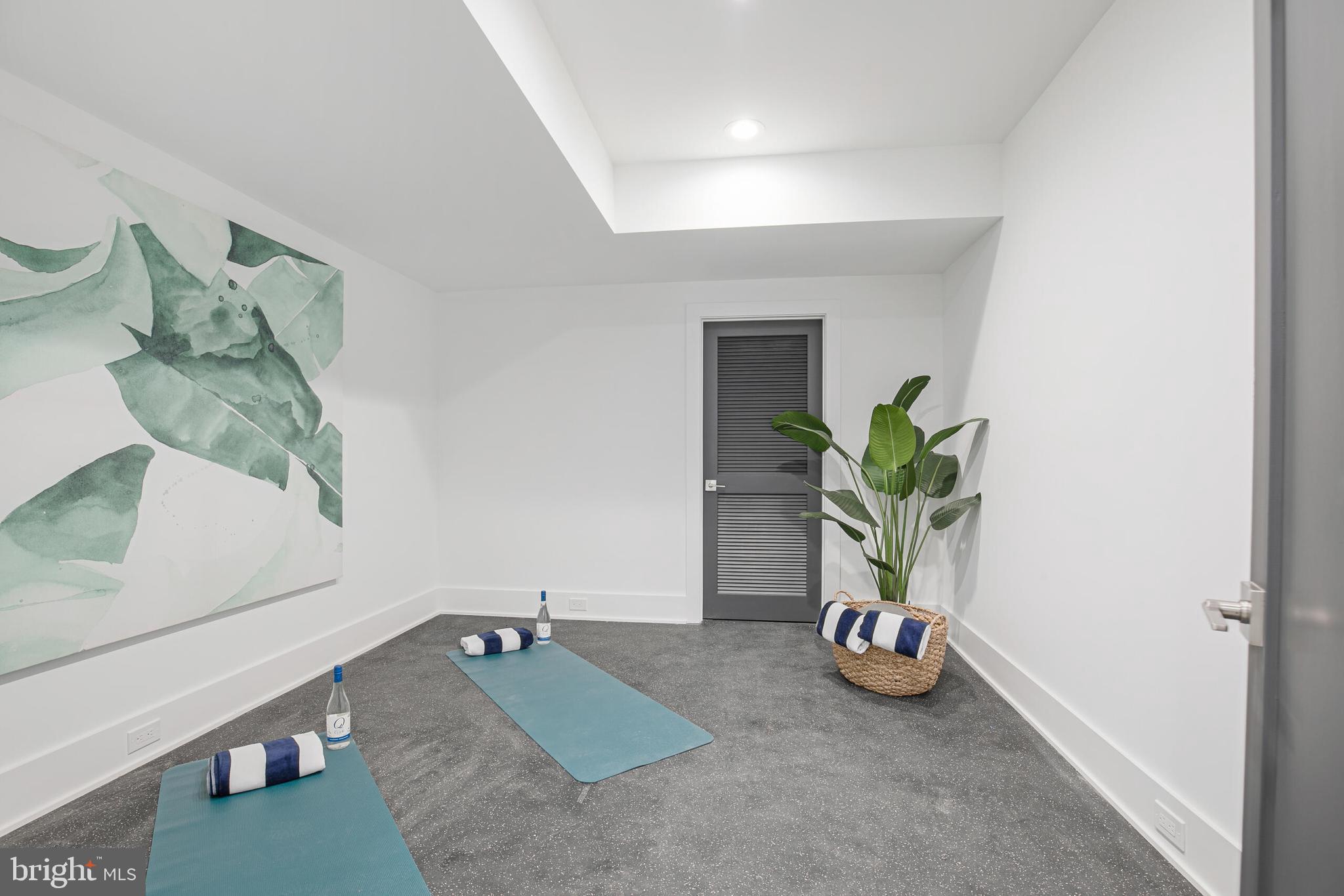 RIVER OAKS - Residential