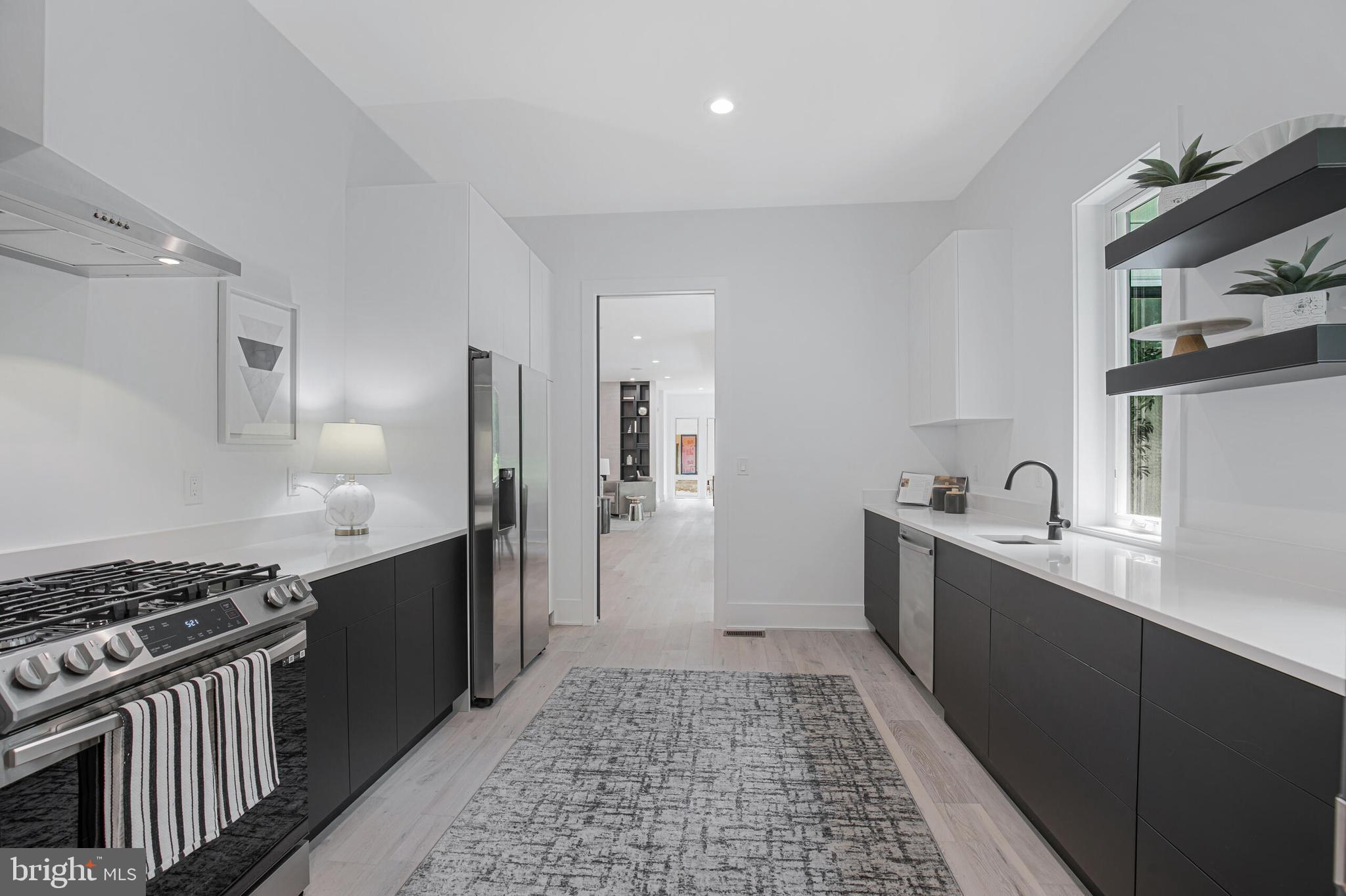 RIVER OAKS - Residential