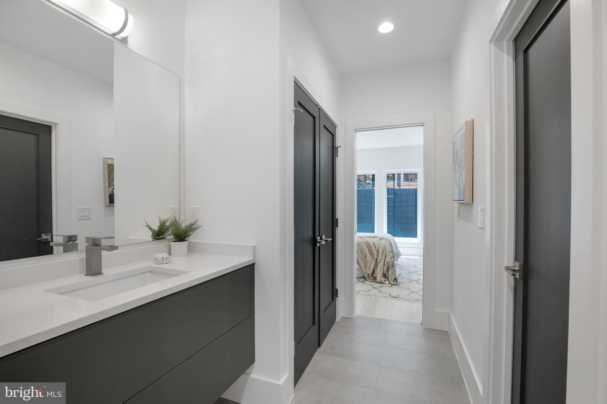 RIVER OAKS - Residential