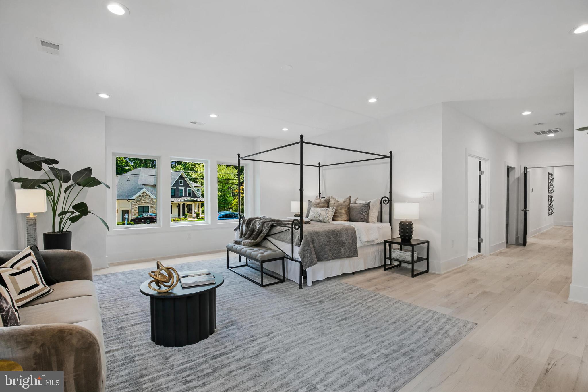 RIVER OAKS - Residential