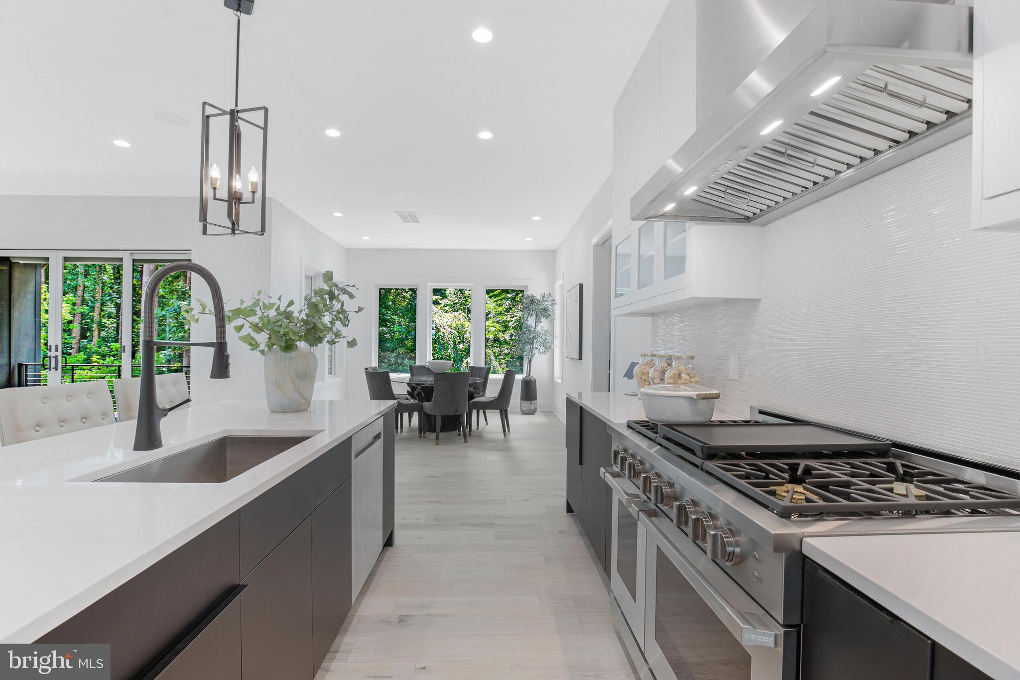 RIVER OAKS - Residential