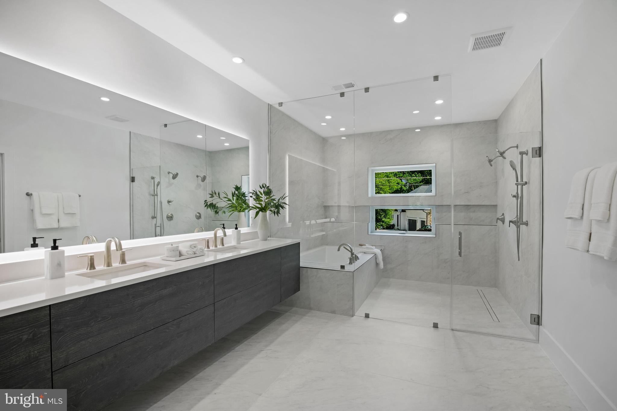 RIVER OAKS - Residential