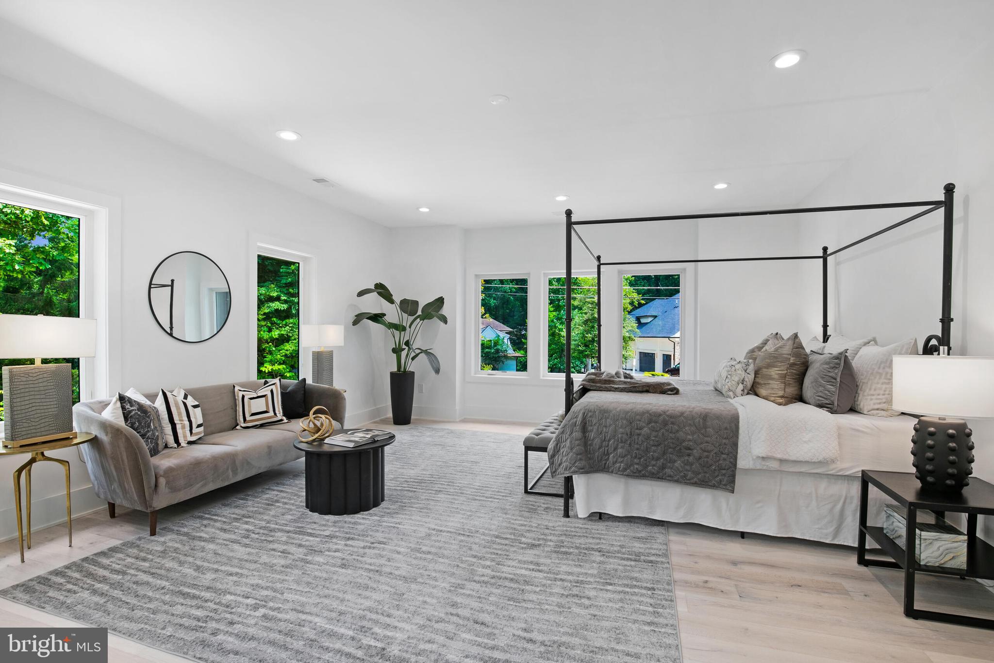 RIVER OAKS - Residential