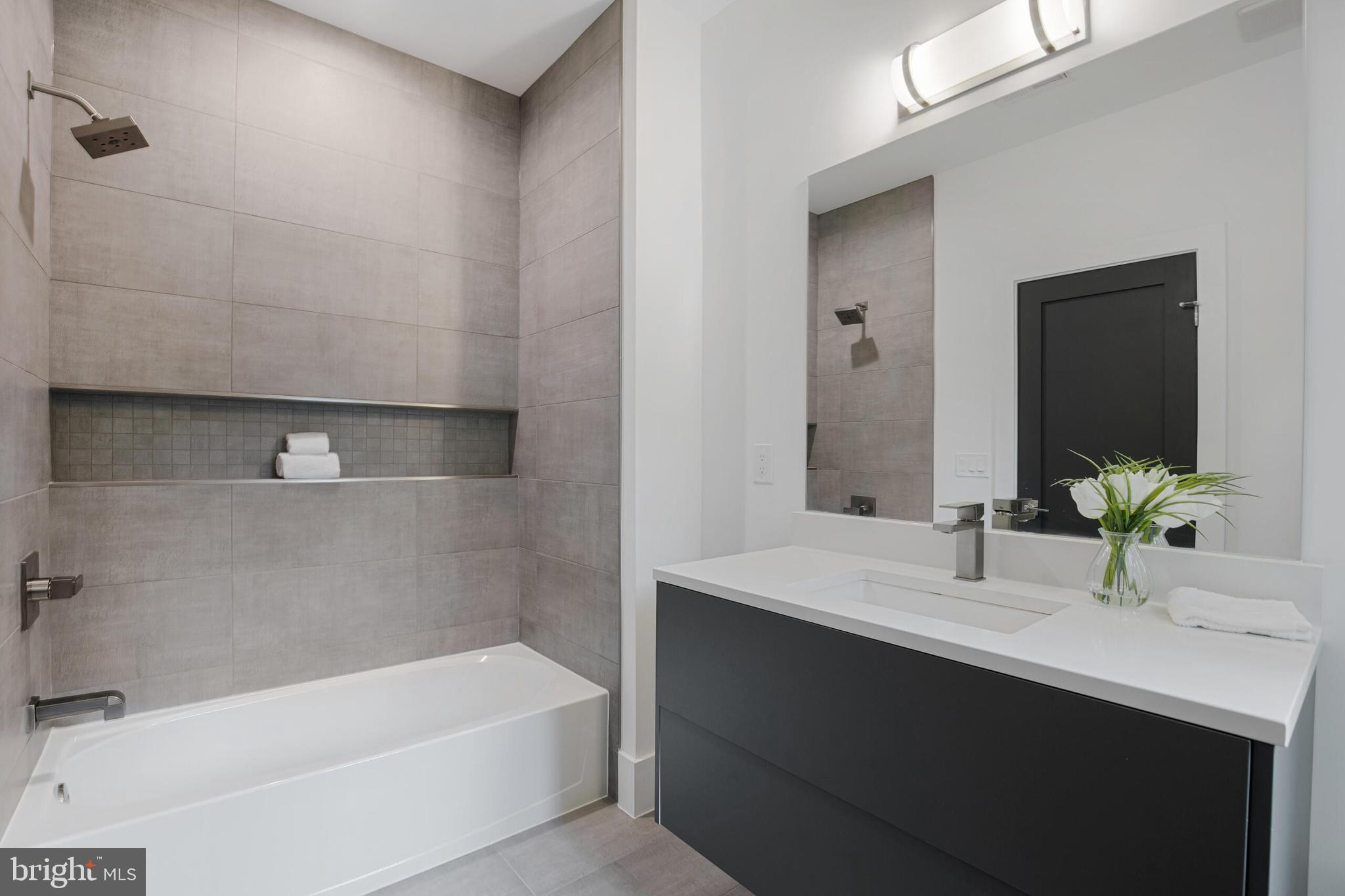 RIVER OAKS - Residential