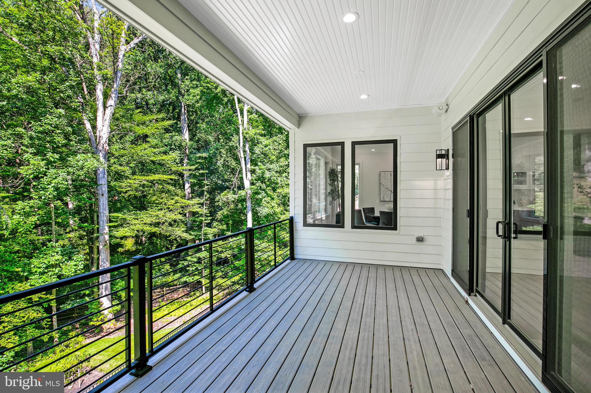 RIVER OAKS - Residential