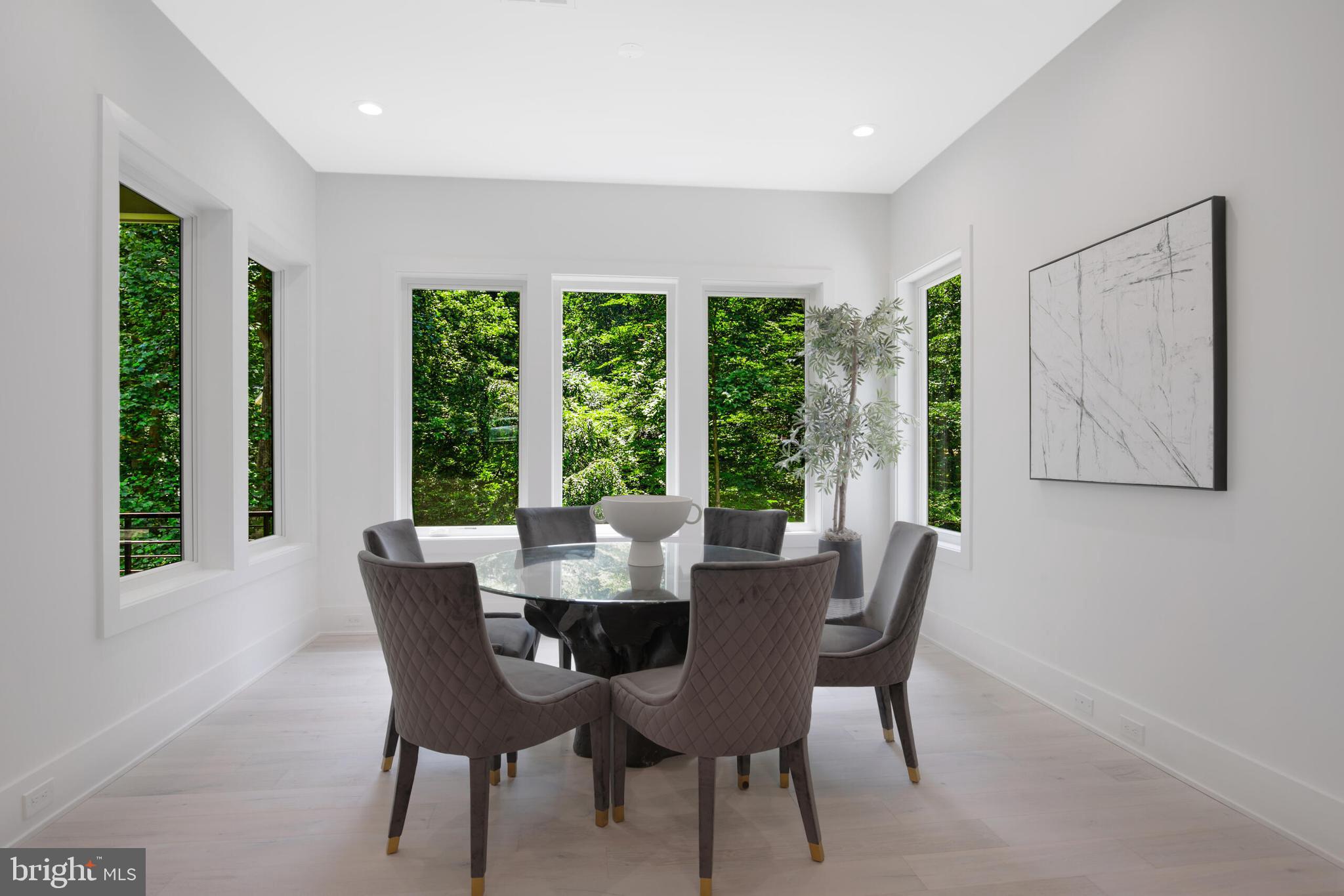 RIVER OAKS - Residential