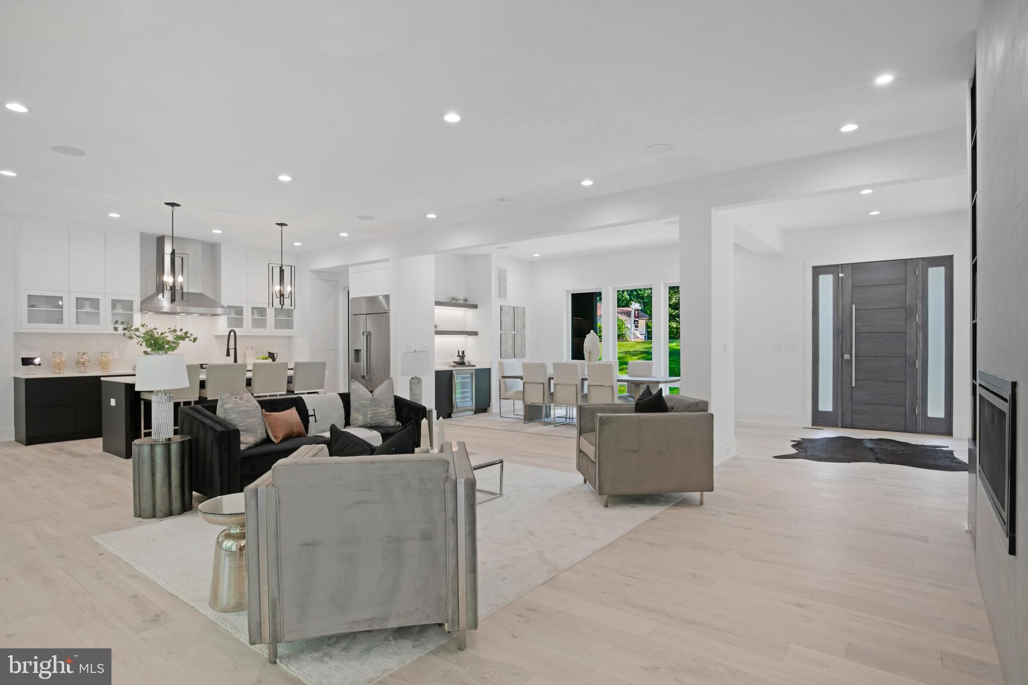 RIVER OAKS - Residential