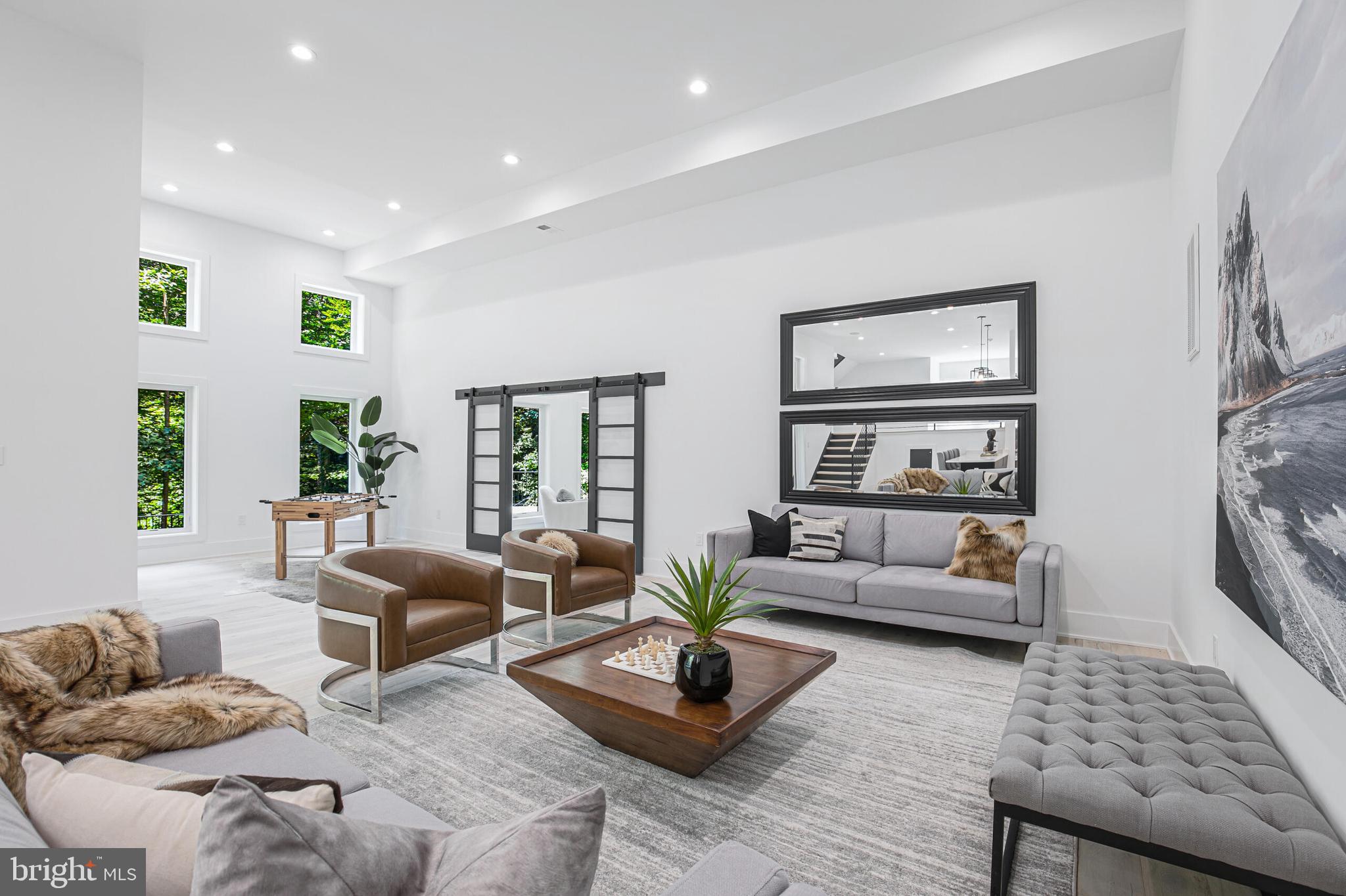 RIVER OAKS - Residential