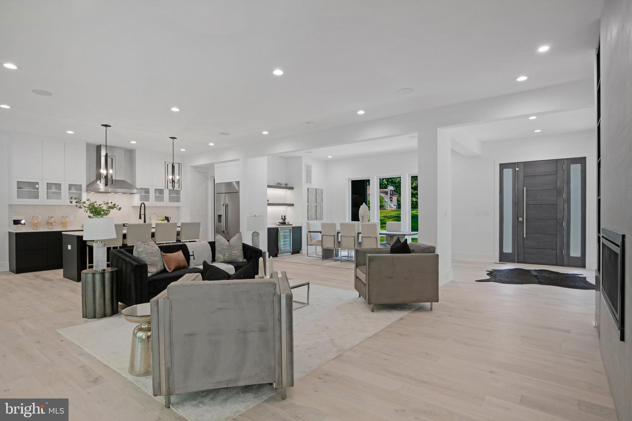 RIVER OAKS - Residential