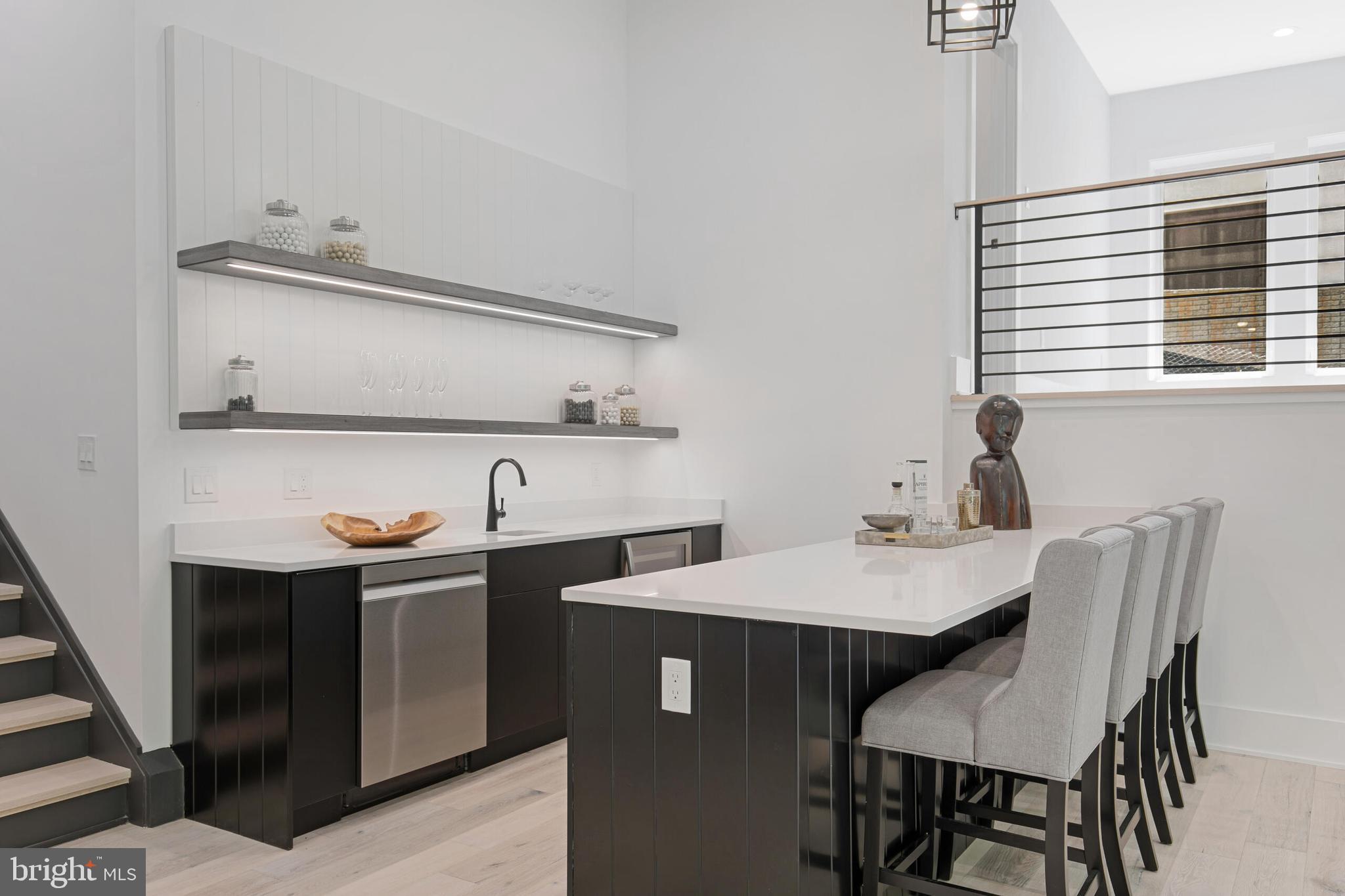 RIVER OAKS - Residential