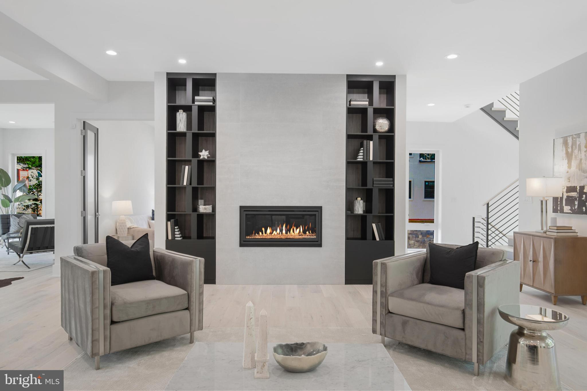 RIVER OAKS - Residential