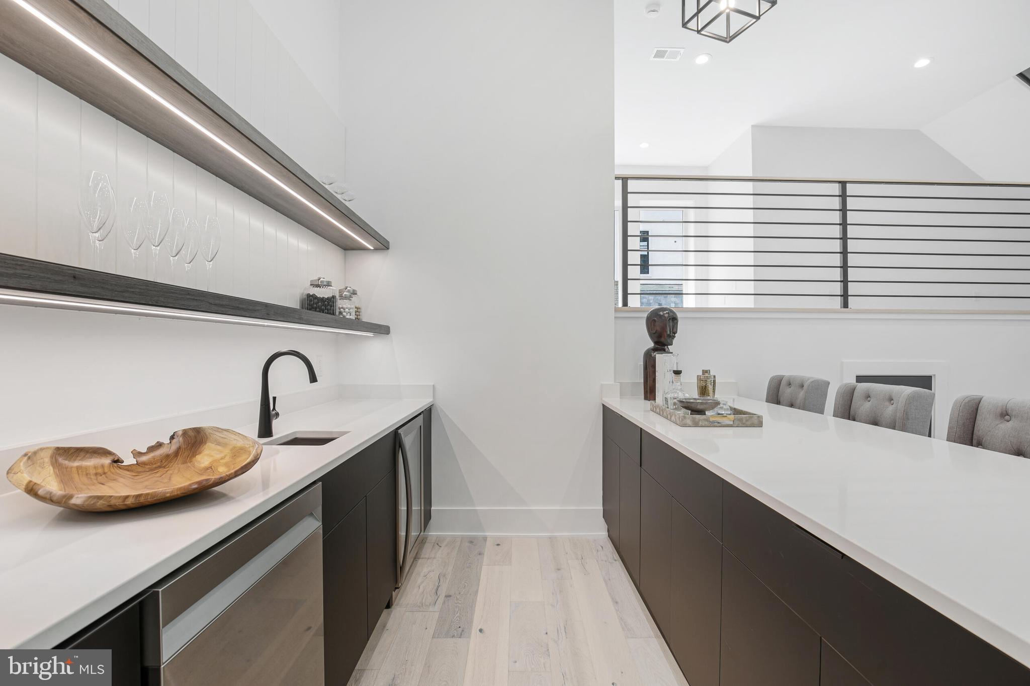 RIVER OAKS - Residential