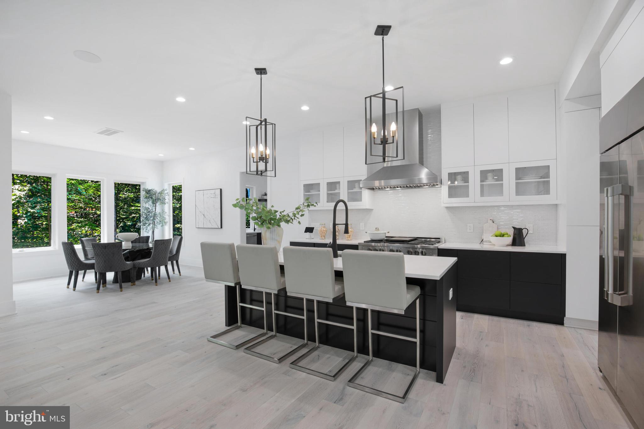 RIVER OAKS - Residential