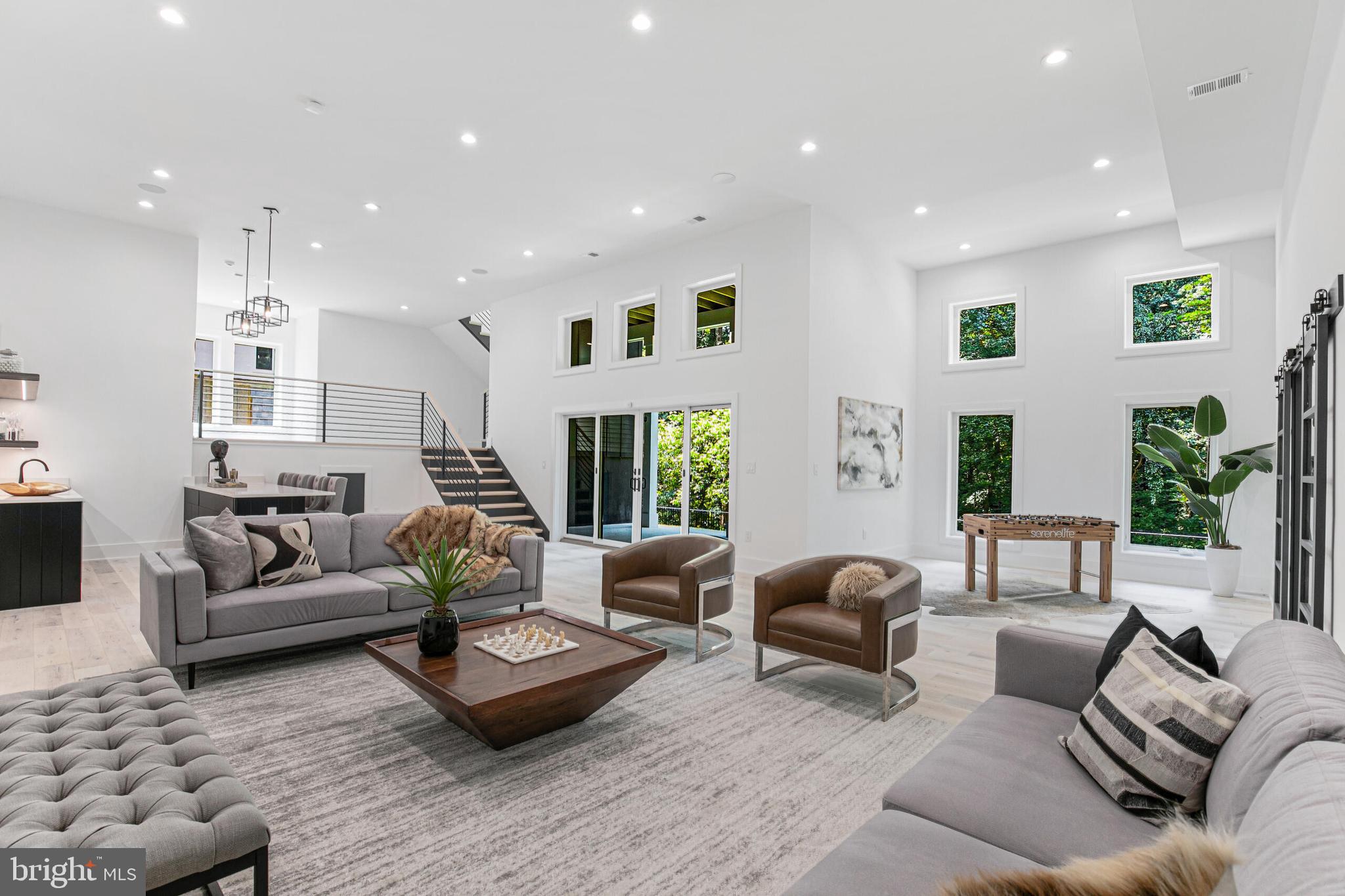 RIVER OAKS - Residential