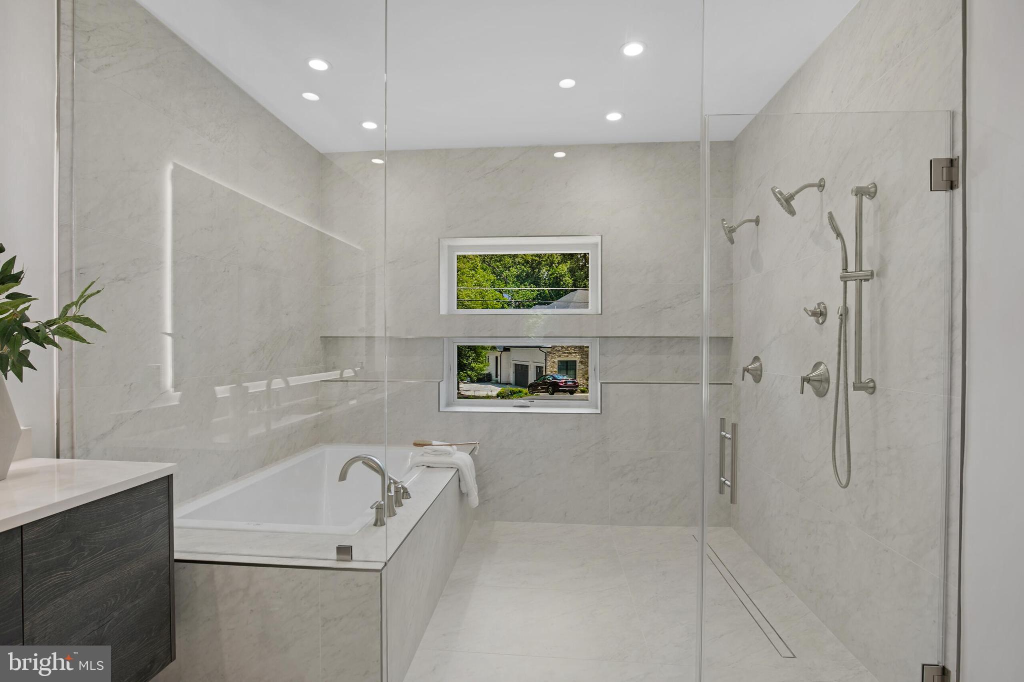 RIVER OAKS - Residential