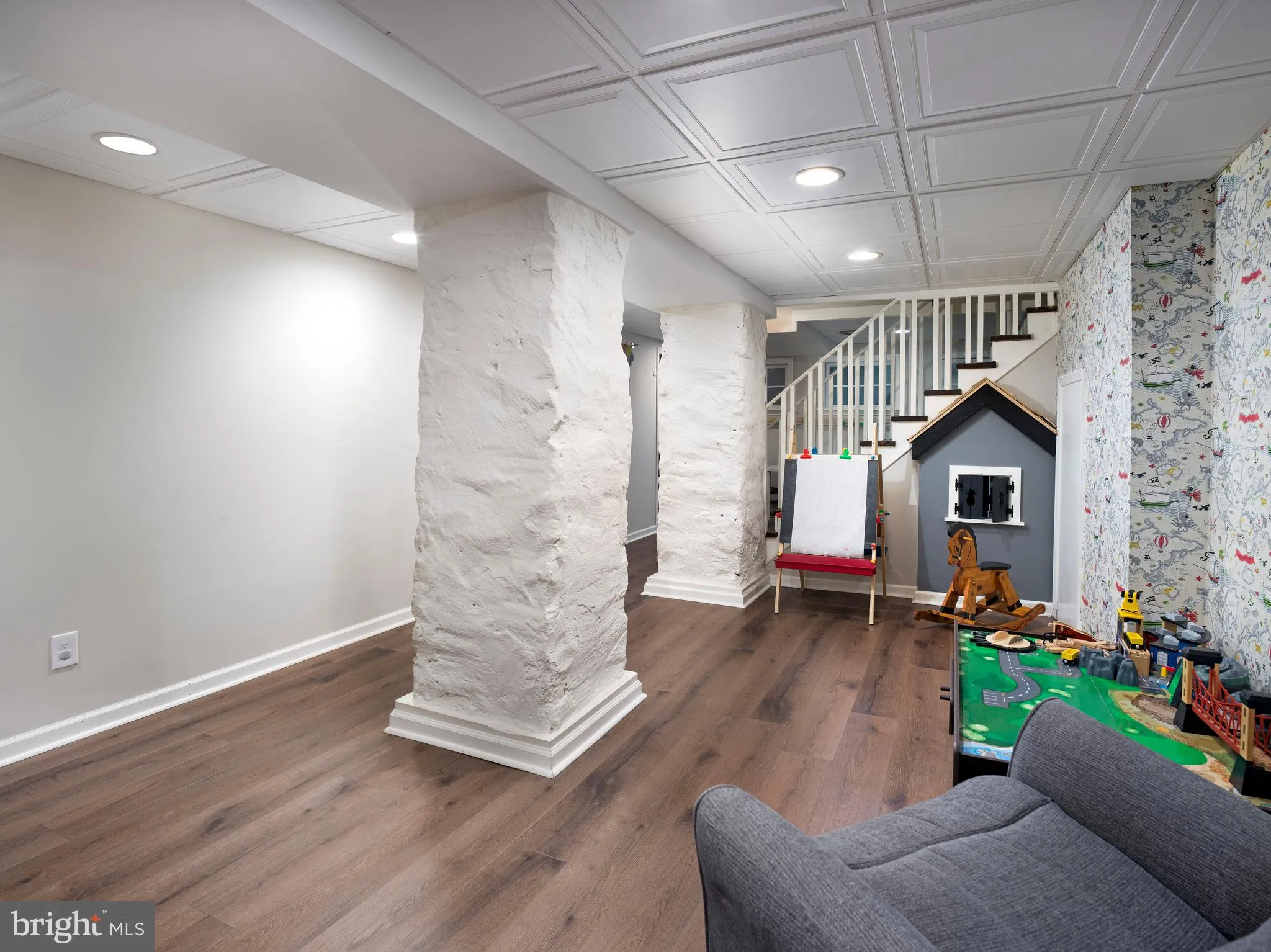 Ardmore, Pennsylvania 19003, United States, 5 Bedrooms Bedrooms, ,5 BathroomsBathrooms,Residential,Pending,133649