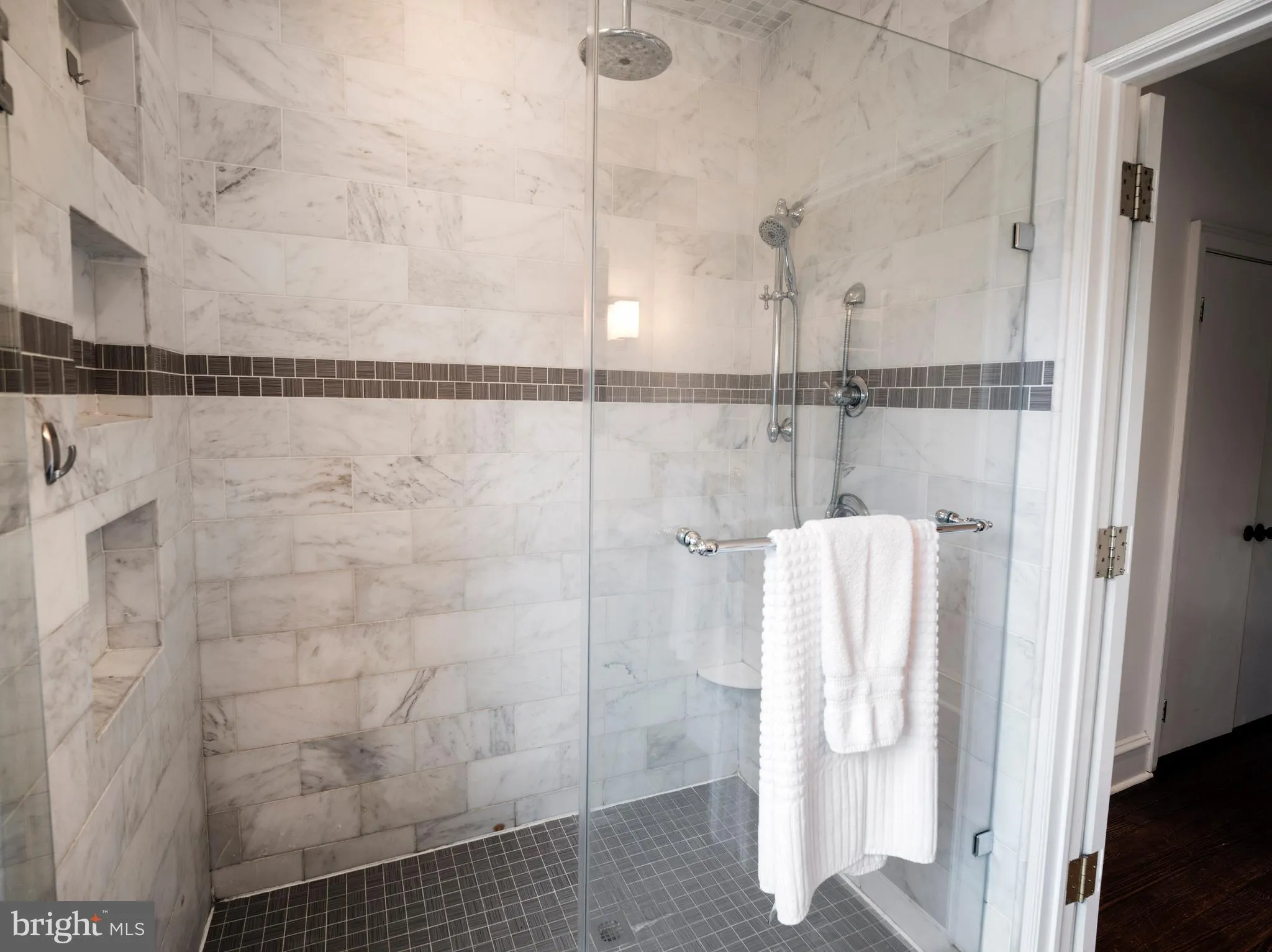 Ardmore, Pennsylvania 19003, United States, 5 Bedrooms Bedrooms, ,5 BathroomsBathrooms,Residential,Pending,133649