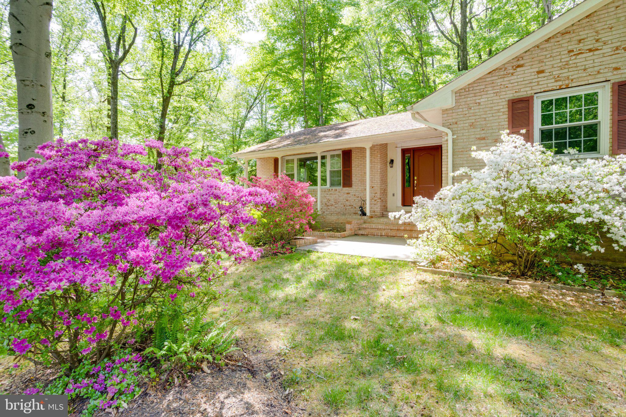 4704 SANDRA LANE