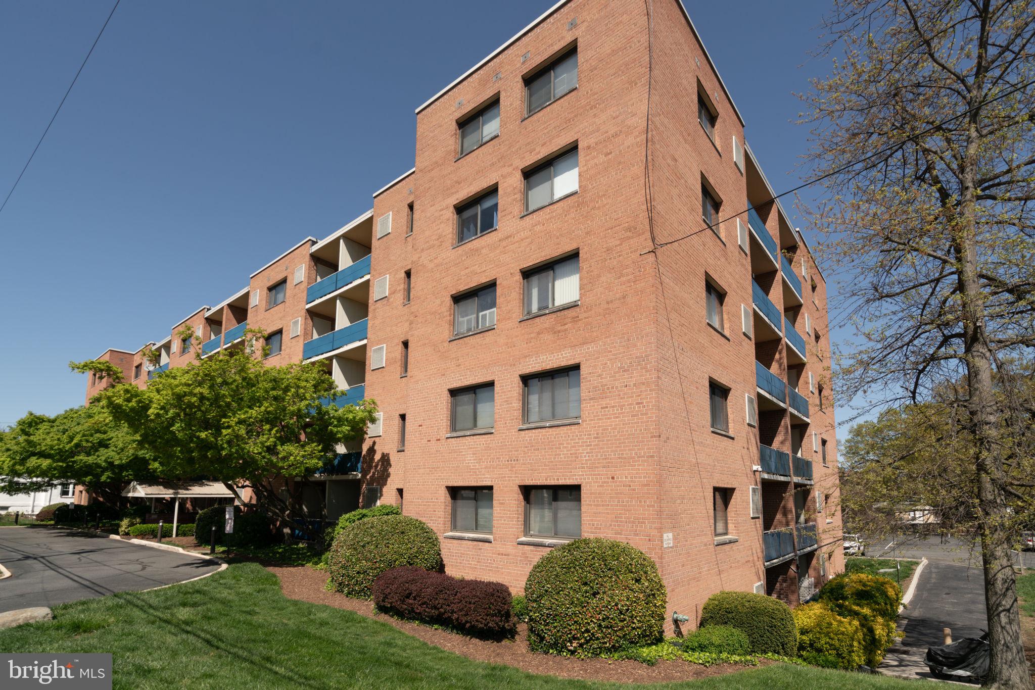 LYON VILLAGE - Residential