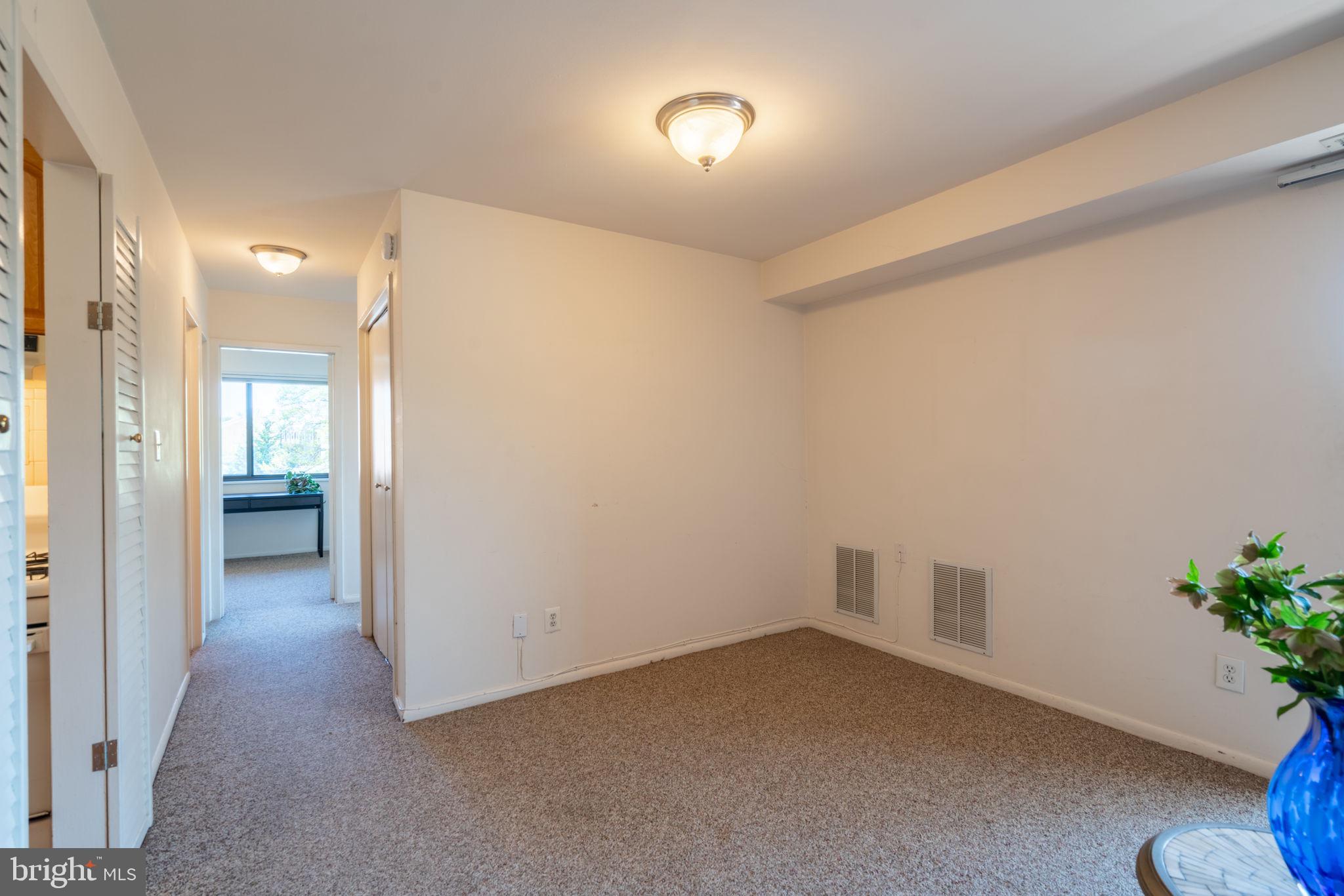 LYON VILLAGE - Residential