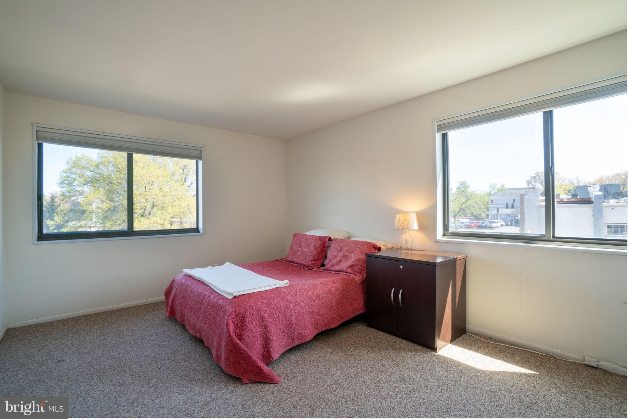 LYON VILLAGE - Residential