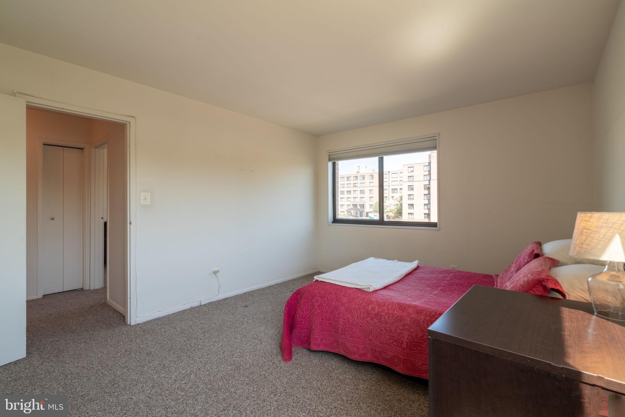 LYON VILLAGE - Residential