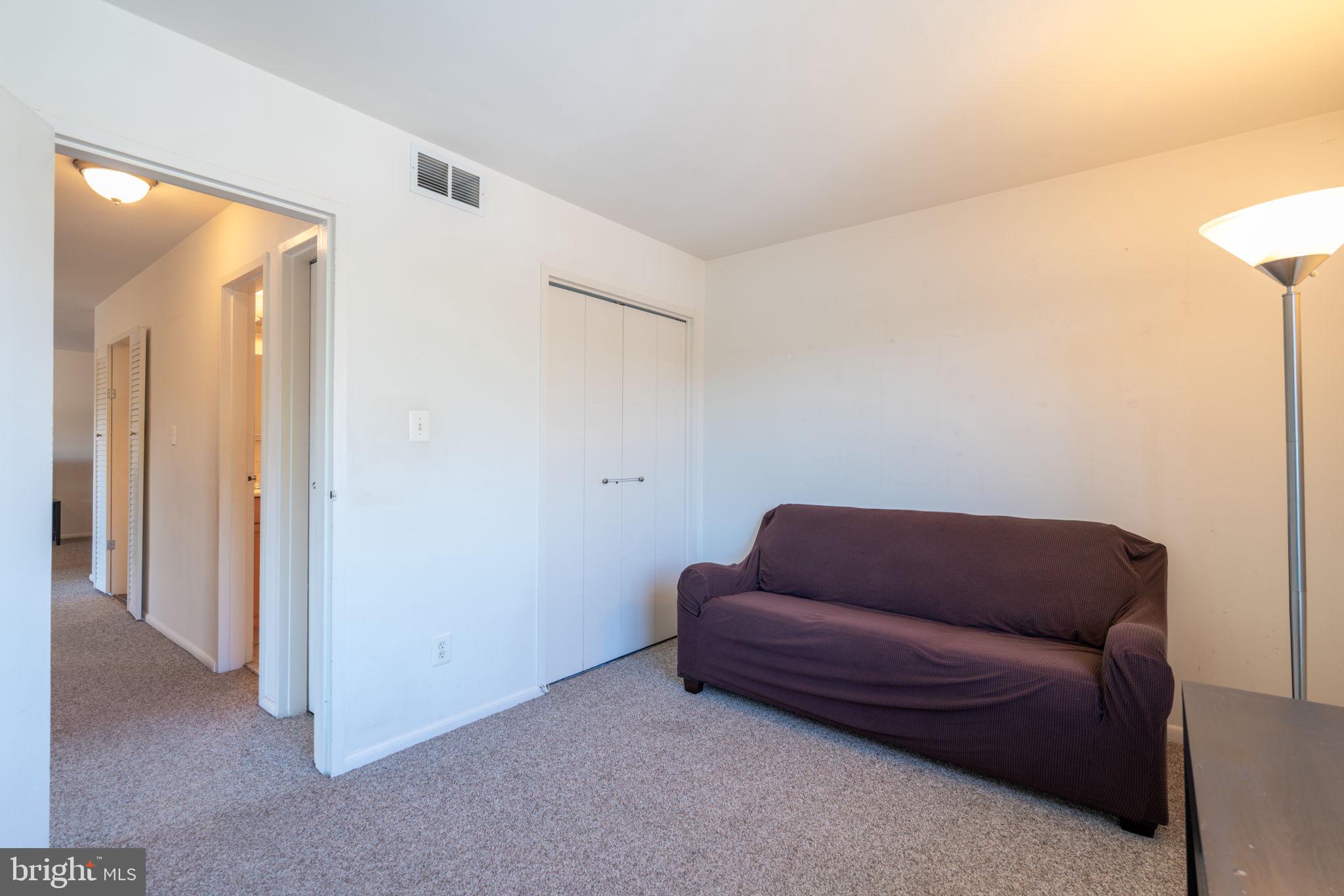 LYON VILLAGE - Residential