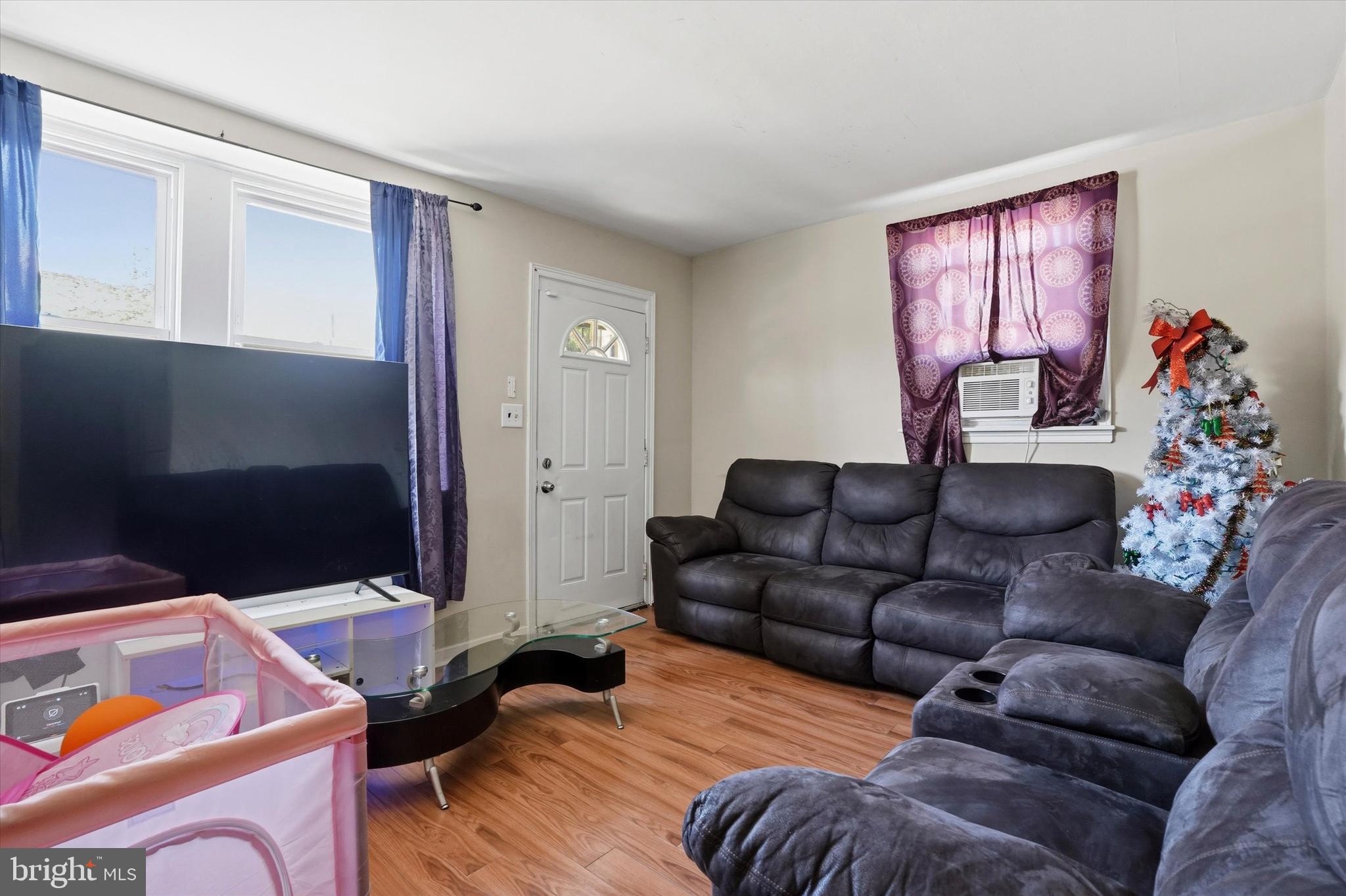 OXFORD CIRCLE - Residential Income