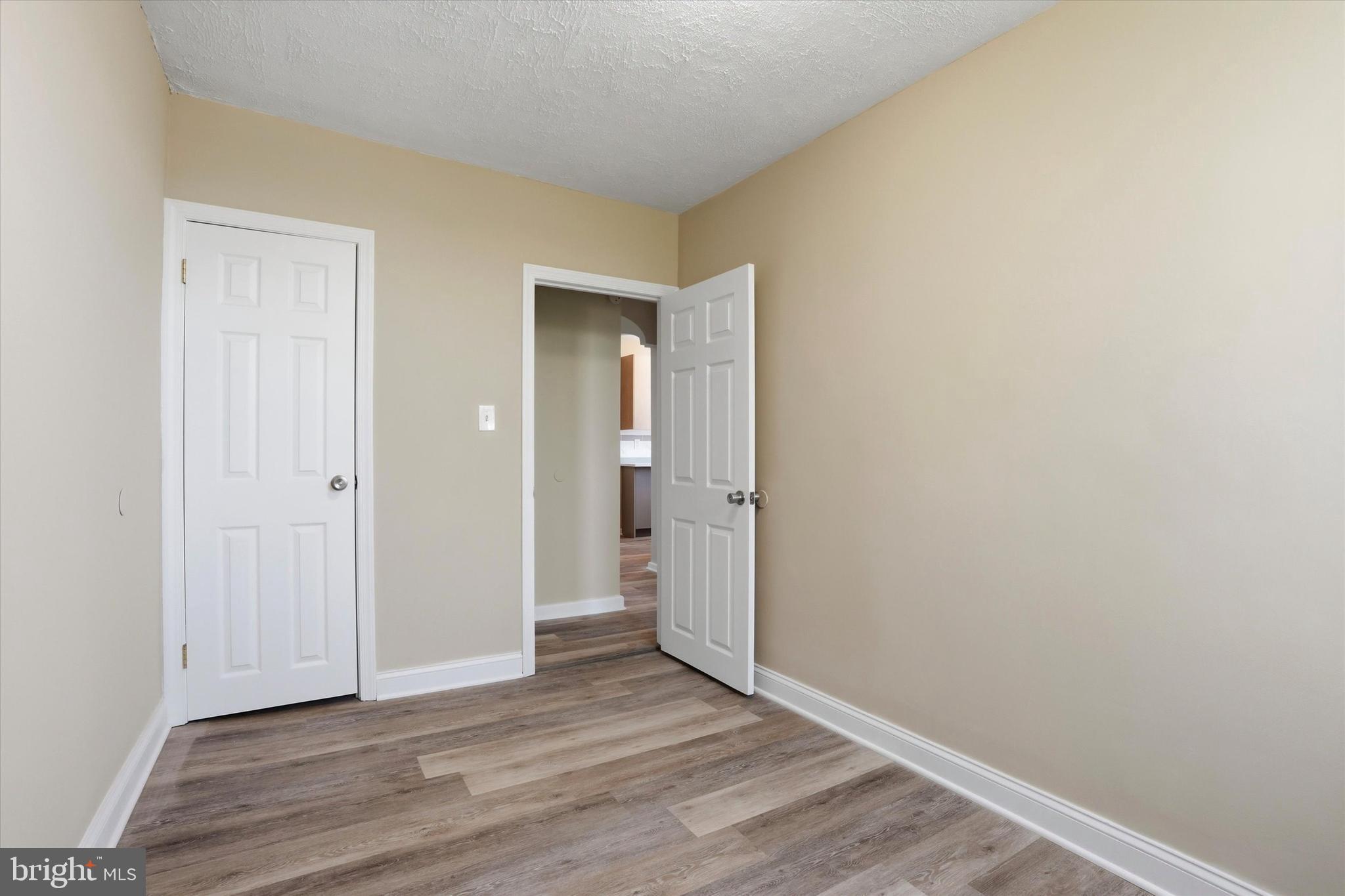 OXFORD CIRCLE - Residential Income
