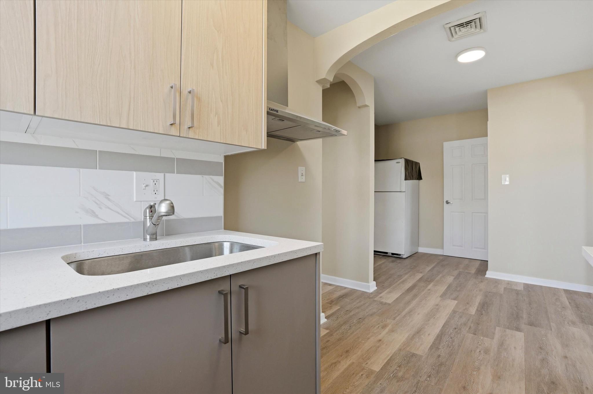 OXFORD CIRCLE - Residential Income