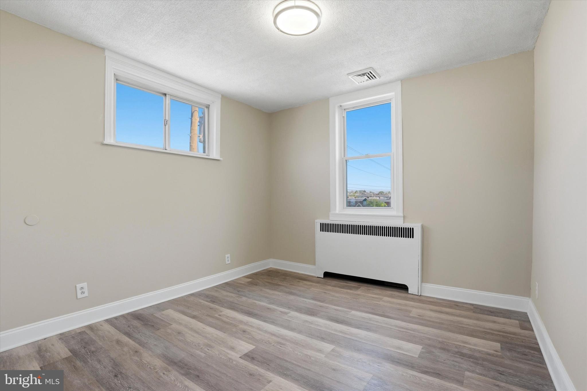 OXFORD CIRCLE - Residential Income