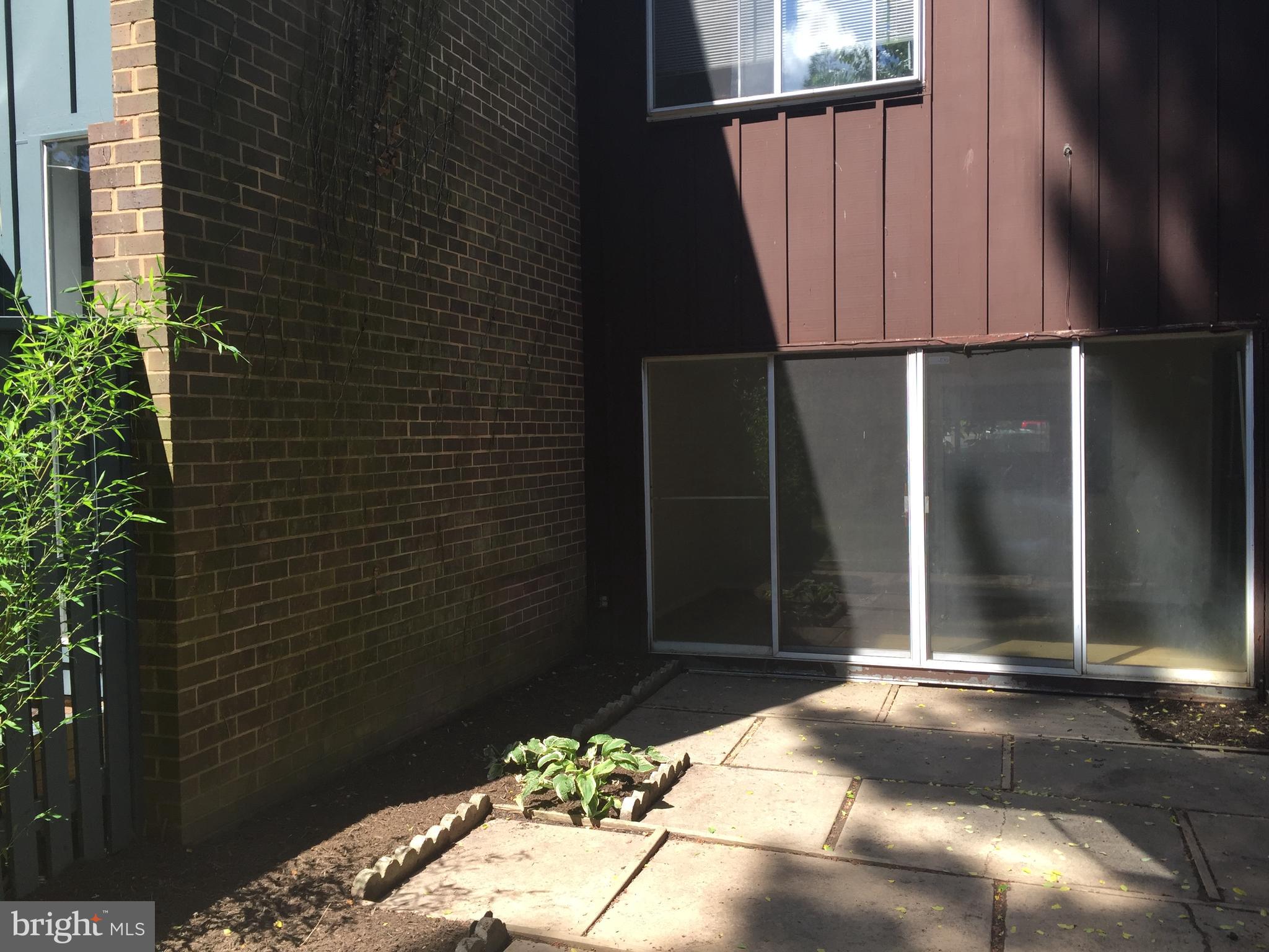 GOLF COURSE ISLAND - Residential Lease